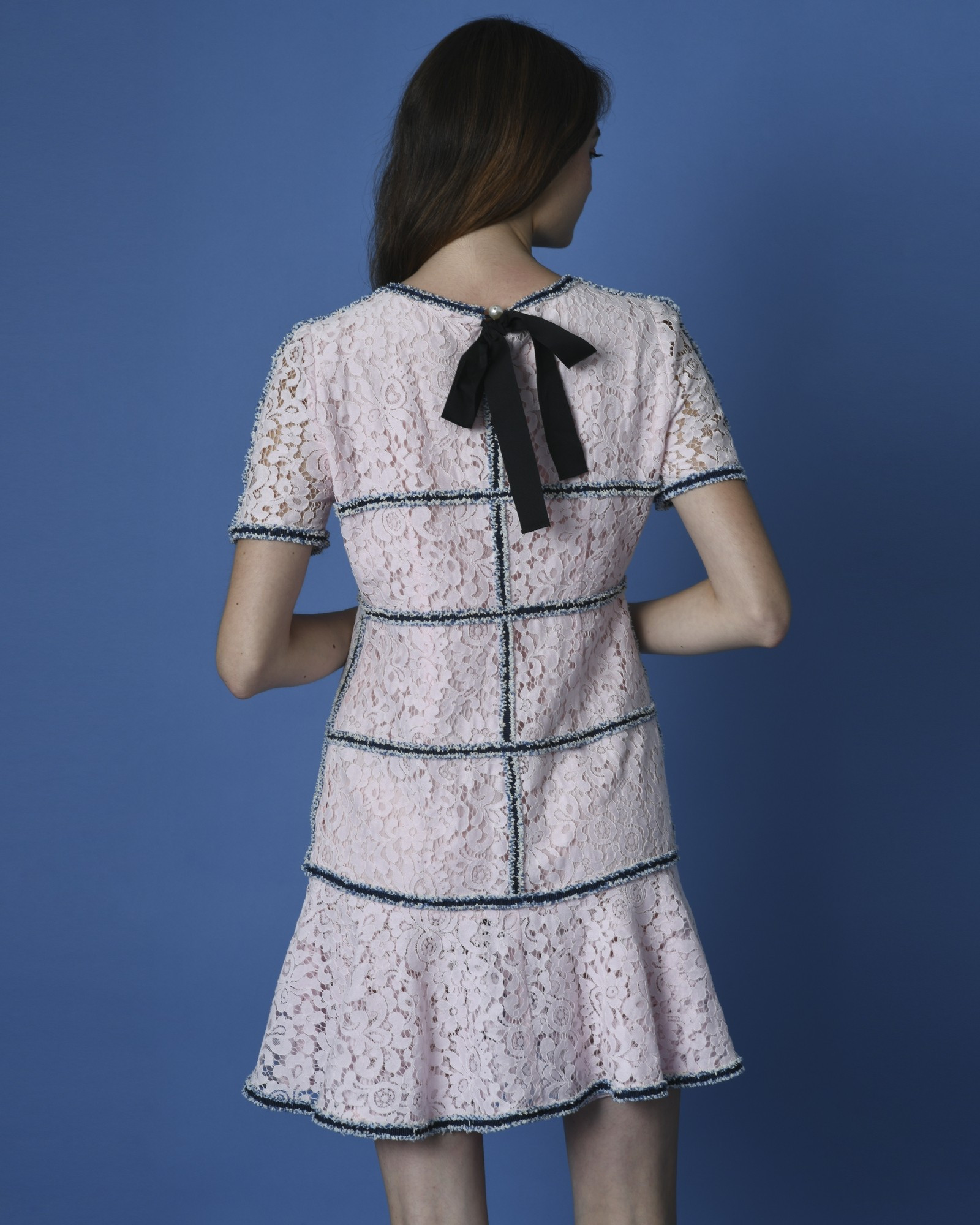 Robe en dentelle rose Edward Achour 