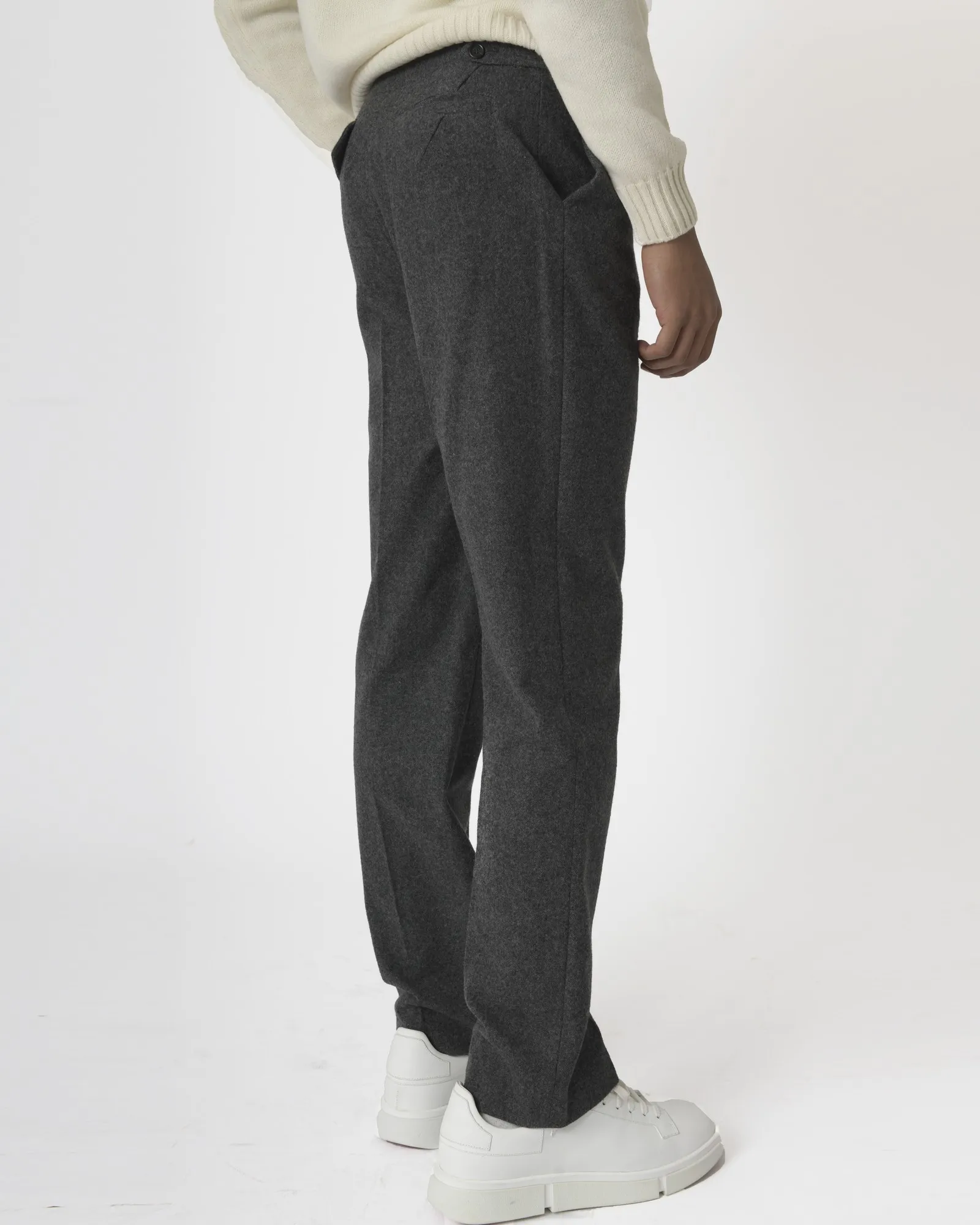 Pantalon gris anthracite en laine 120% Lino