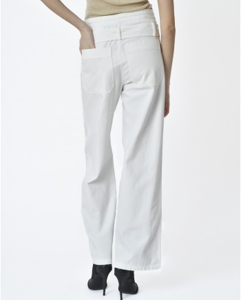 Pantalon blanc avec ceinture à boucles Hache 