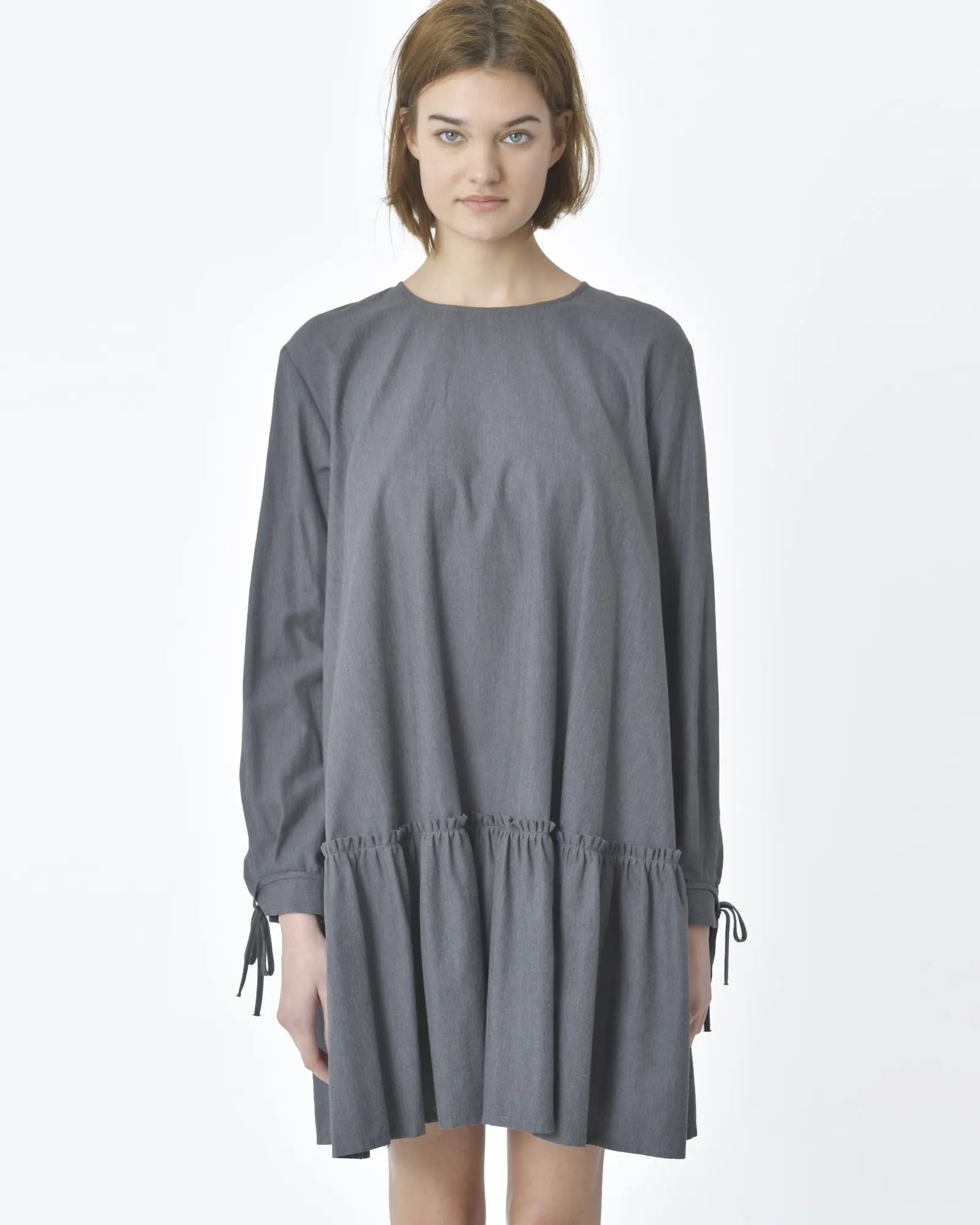 Robe courte grise à volants Bohelle 