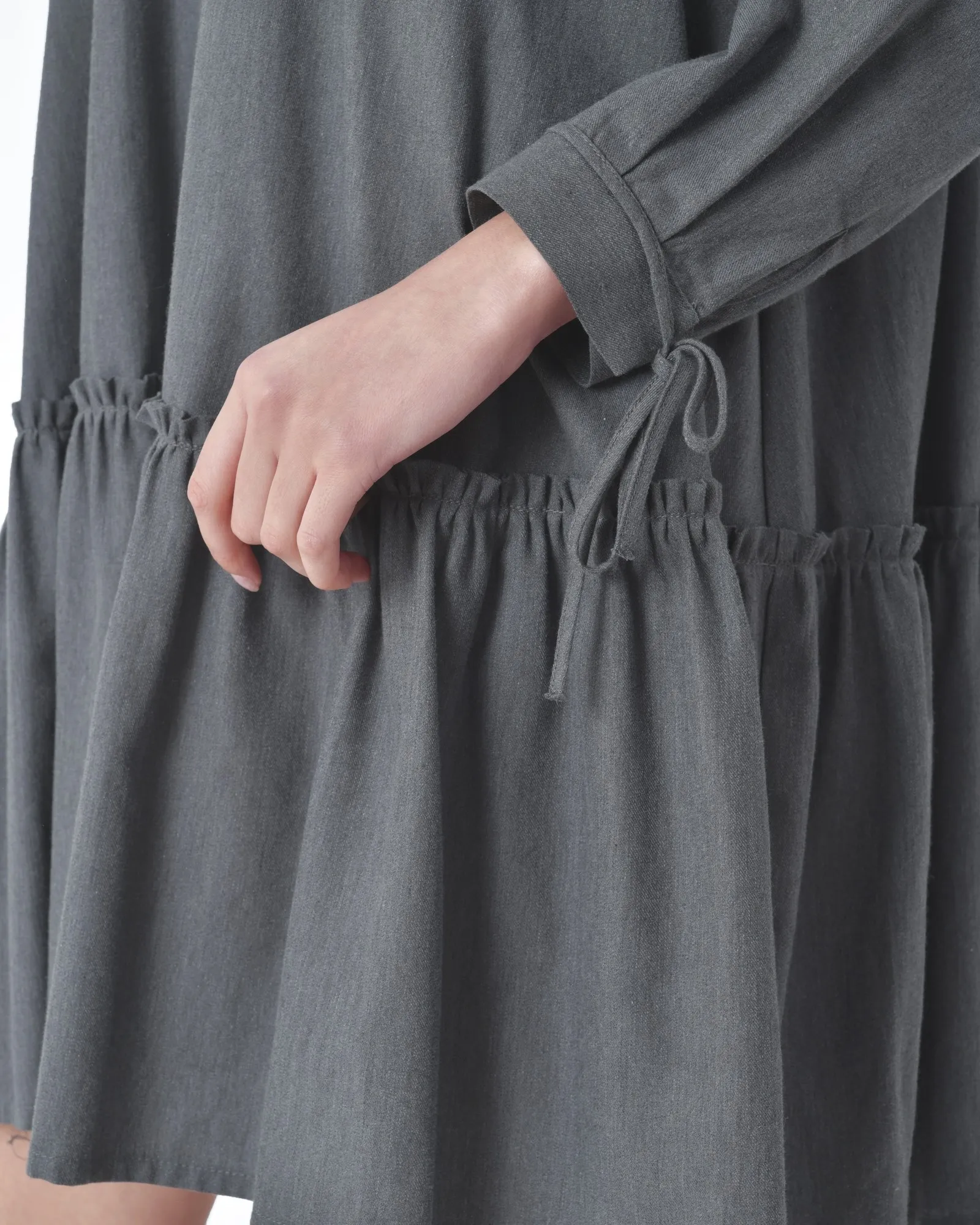 Robe courte grise à volants Bohelle 