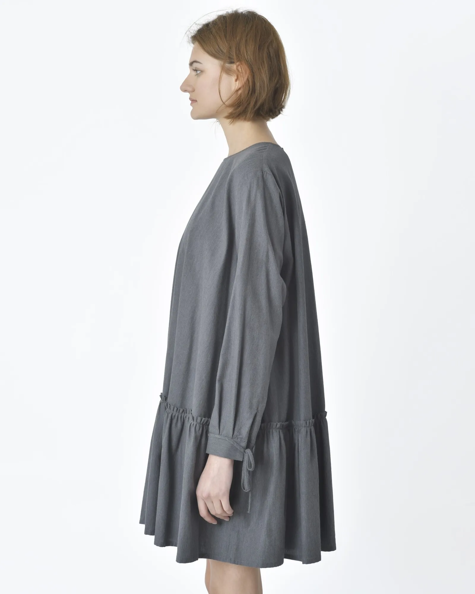 Robe courte grise à volants Bohelle 