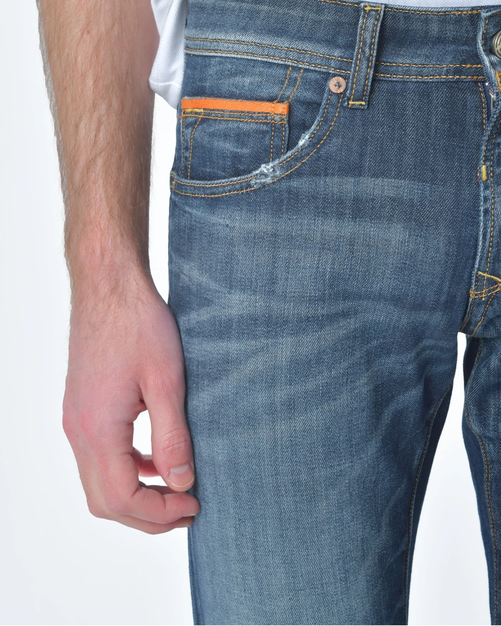 Jean denim délavé détail bordure de poche orange 3D