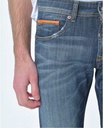 Jean denim délavé détail bordure de poche orange 3D