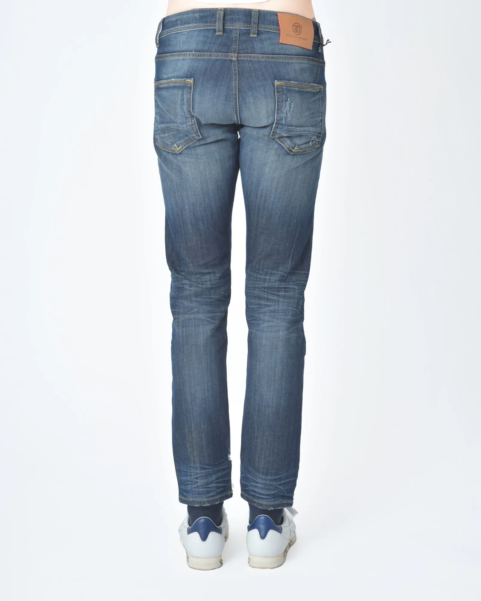 Jean denim délavé détail bordure de poche orange 3D