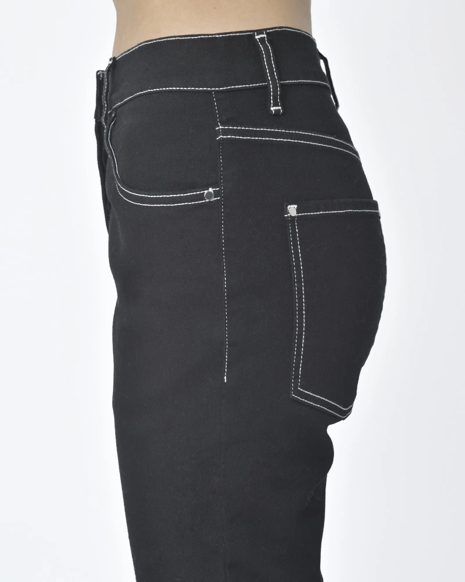 Jean noir surpiqûres blanches Carven