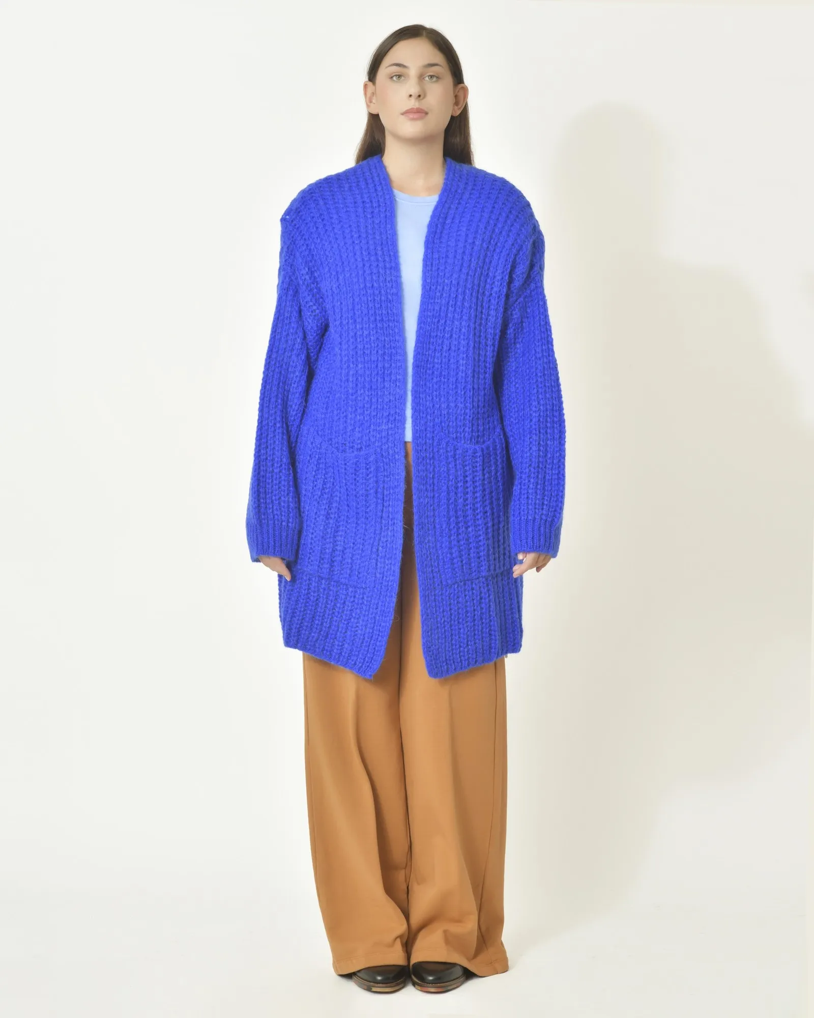 Cardigan tricot en mohair mélangé bleu Emma White