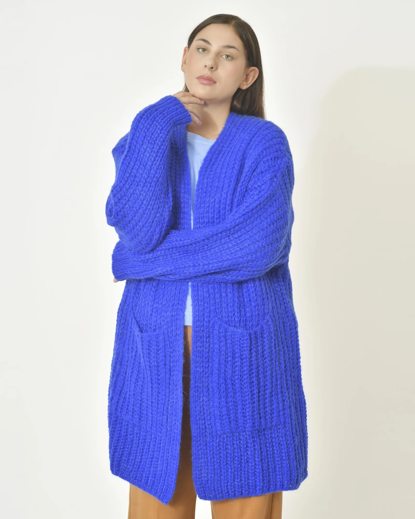 Cardigan tricot en mohair mélangé bleu Emma White