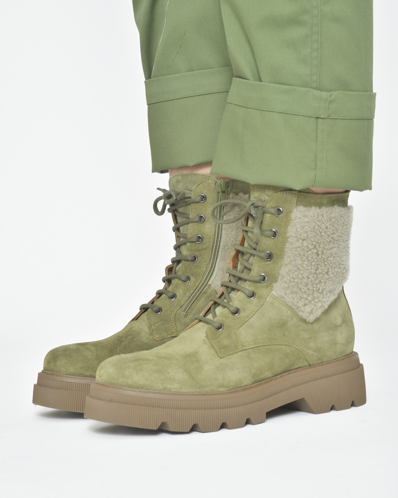 Bottines daim sales kaki femme