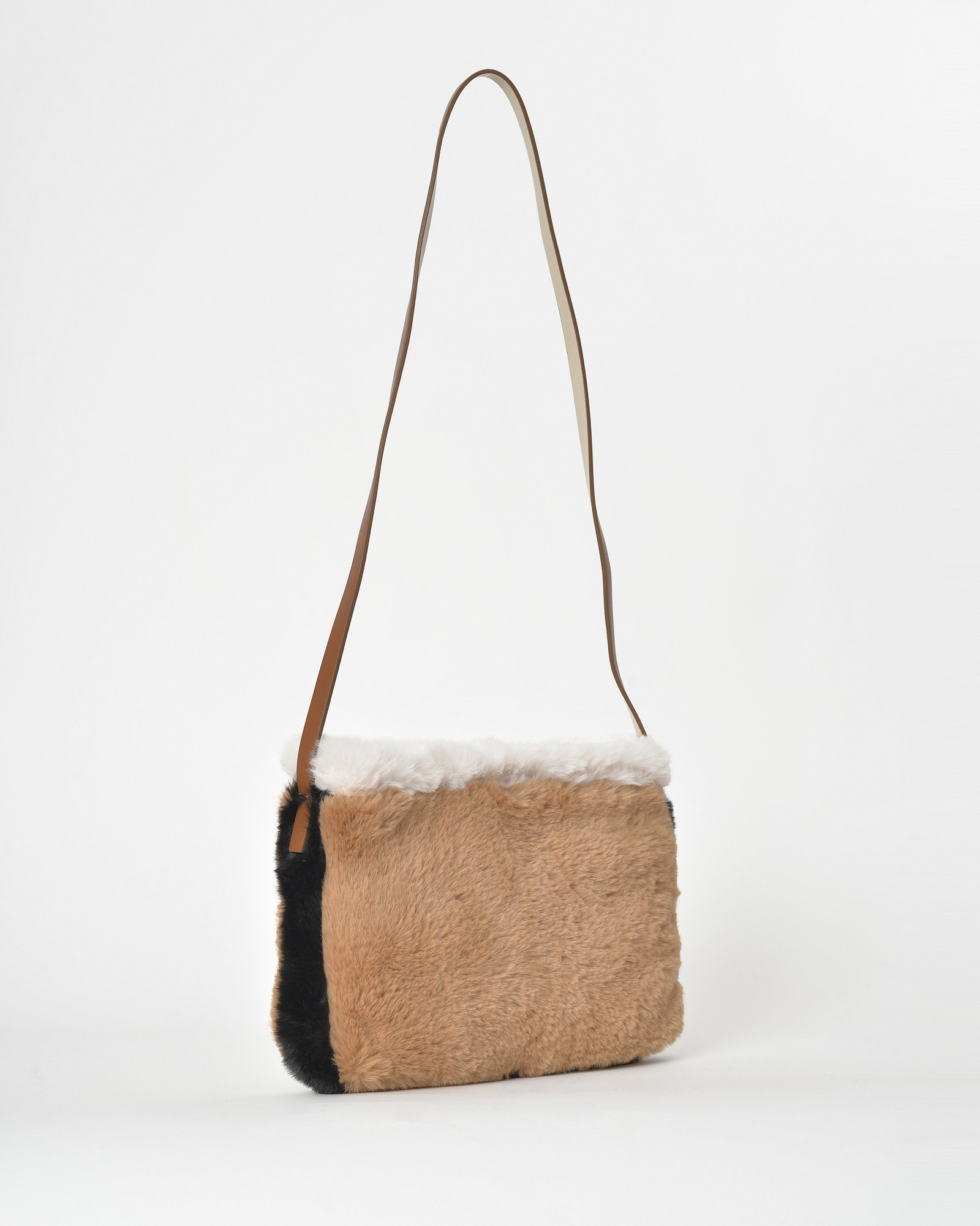 Sac porte epaule en fourrure synthetique camel Anita Bilardi Sacs Femme La Piscine Paris Outlet Store