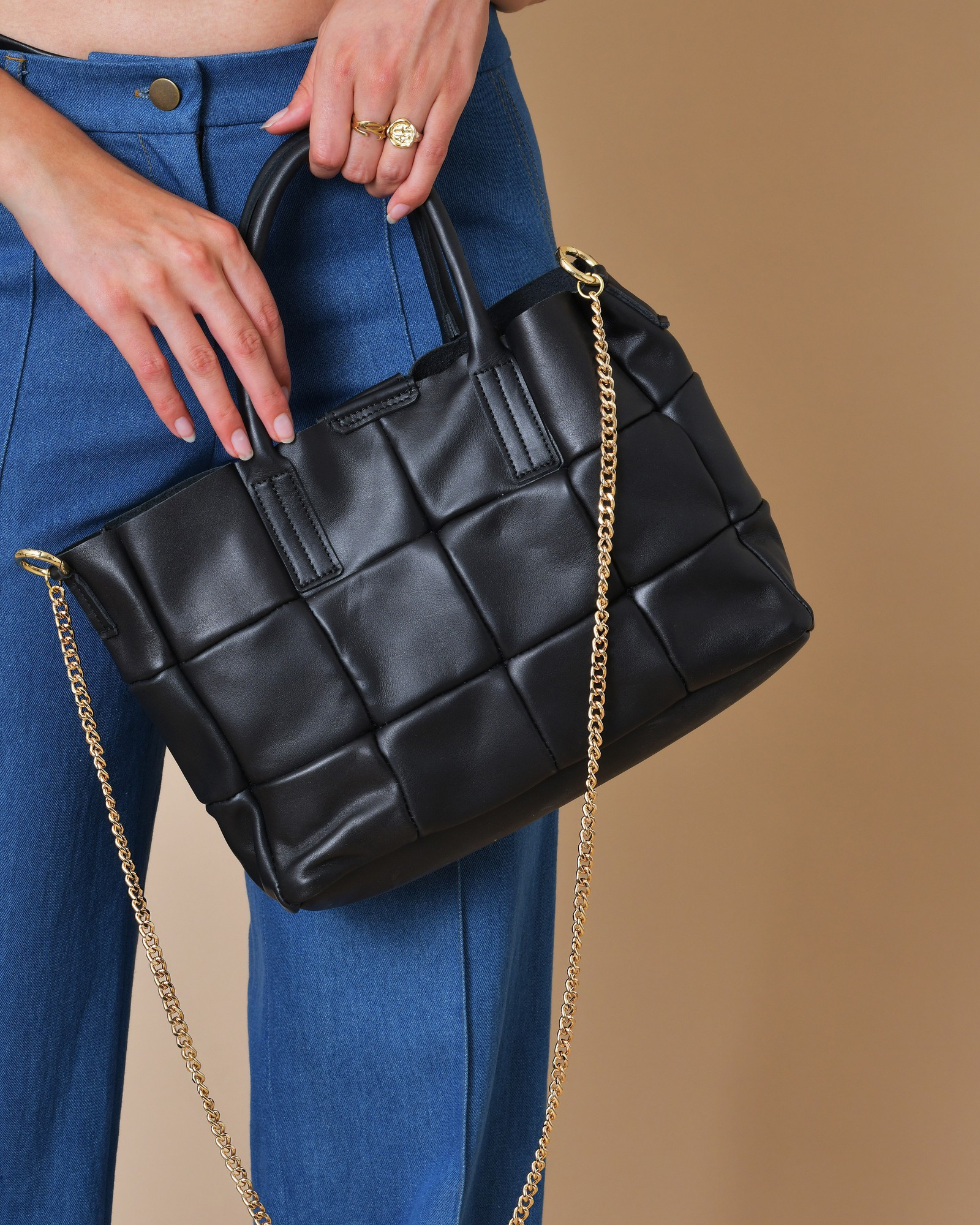 Sac à main en cuir lisse noir matelassé Falorni 