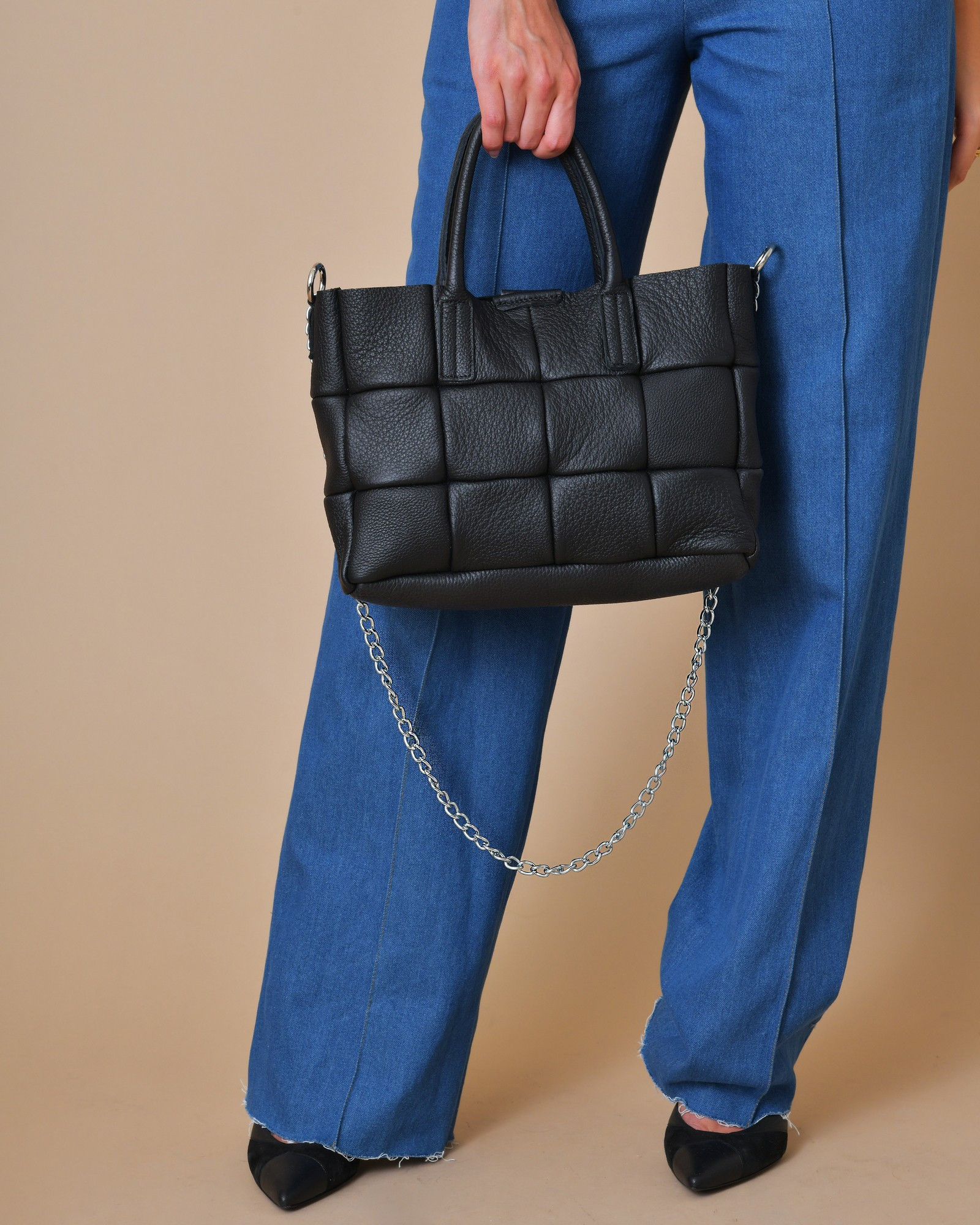 Sac à main en cuir texturé noir matelassé Falorni 