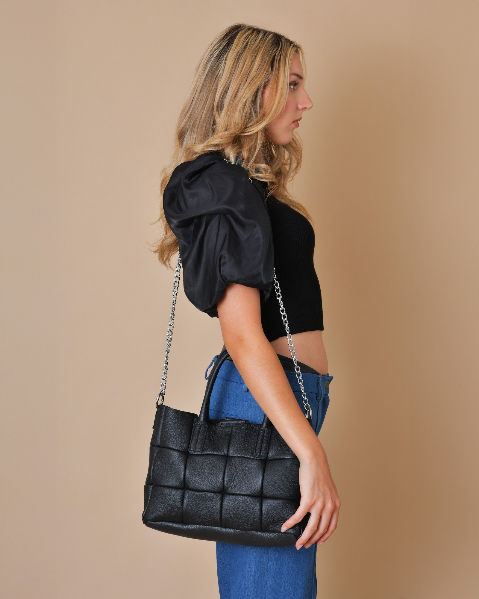 Sac à main en cuir texturé noir matelassé Falorni 