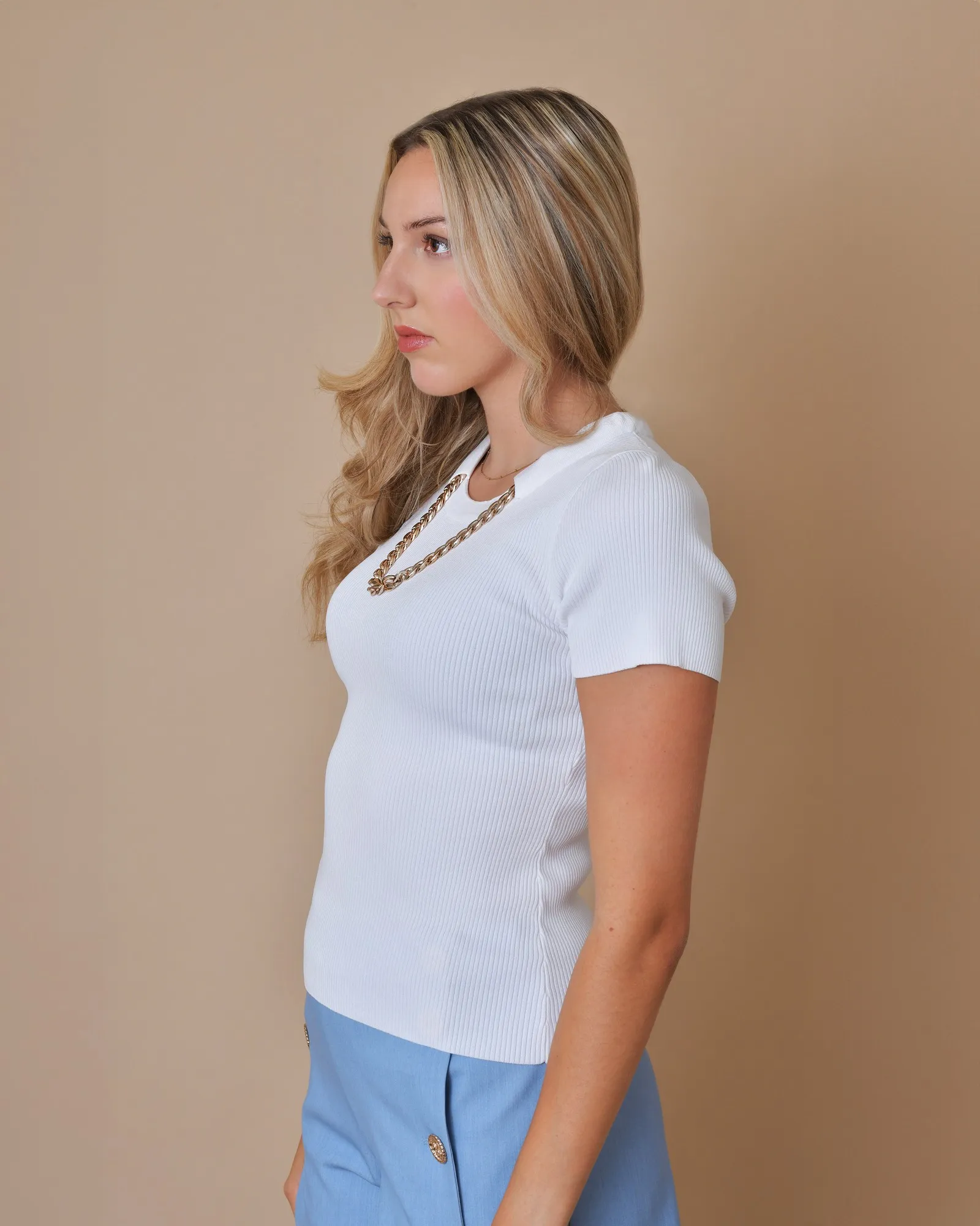 Top côtelé avec collier en chaîne dorée Edward Achour