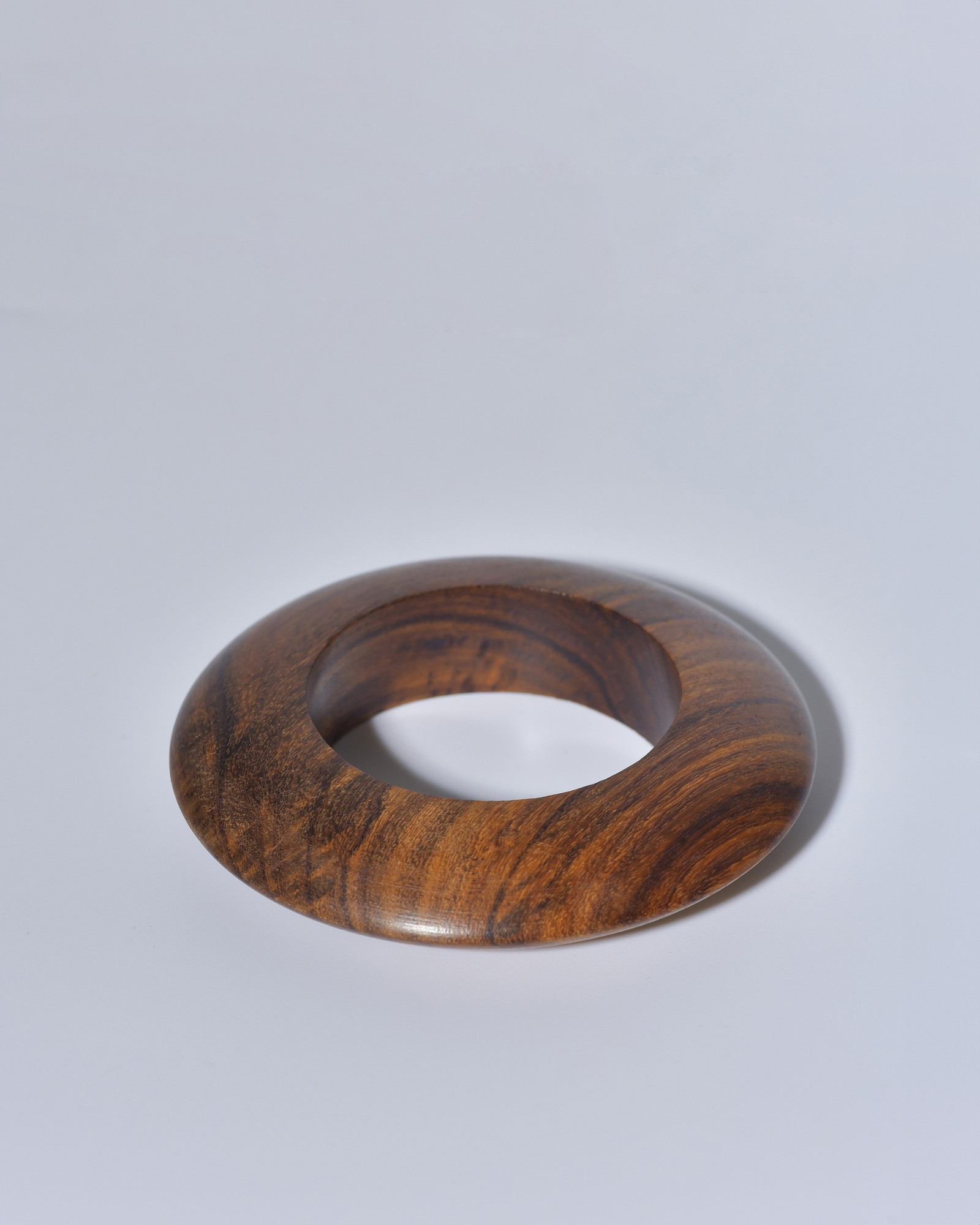 Bracelet rond en bois Liviana Conti