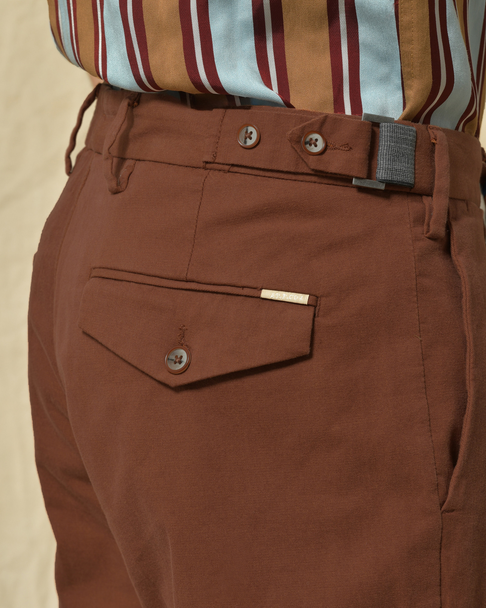 Pantalon en coton bleu à rayures AT.P.CO