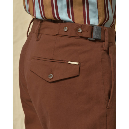 Pantalon en coton bleu à rayures AT.P.CO