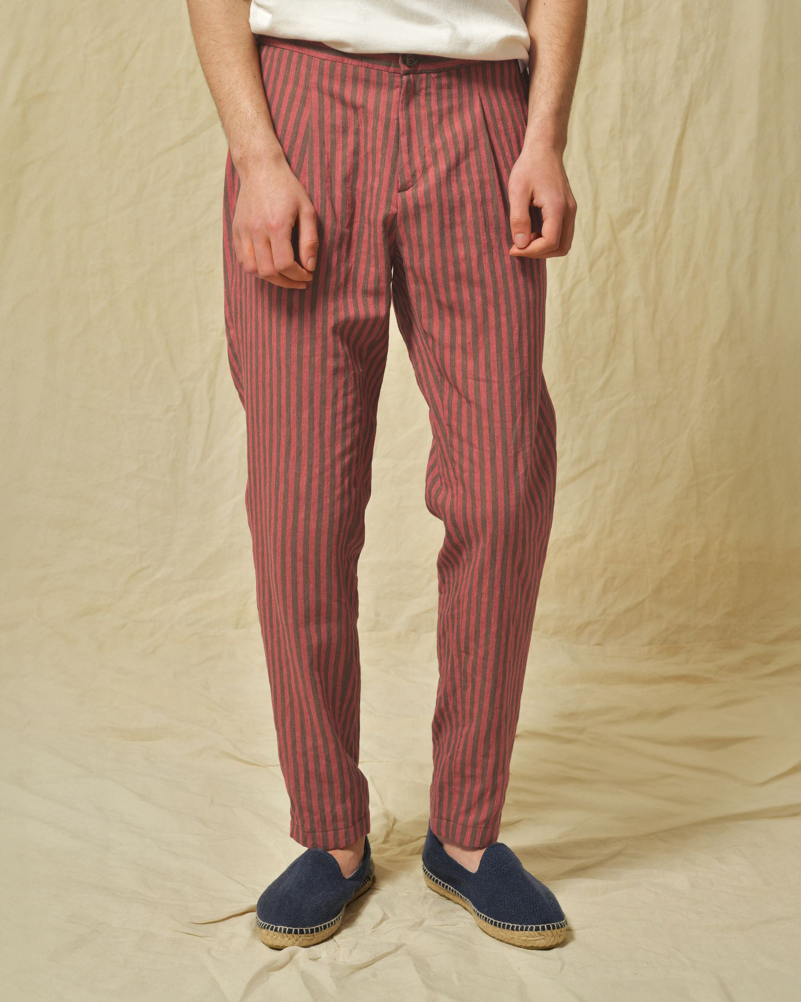 Pantalon en coton rouge à rayures AT.P.CO