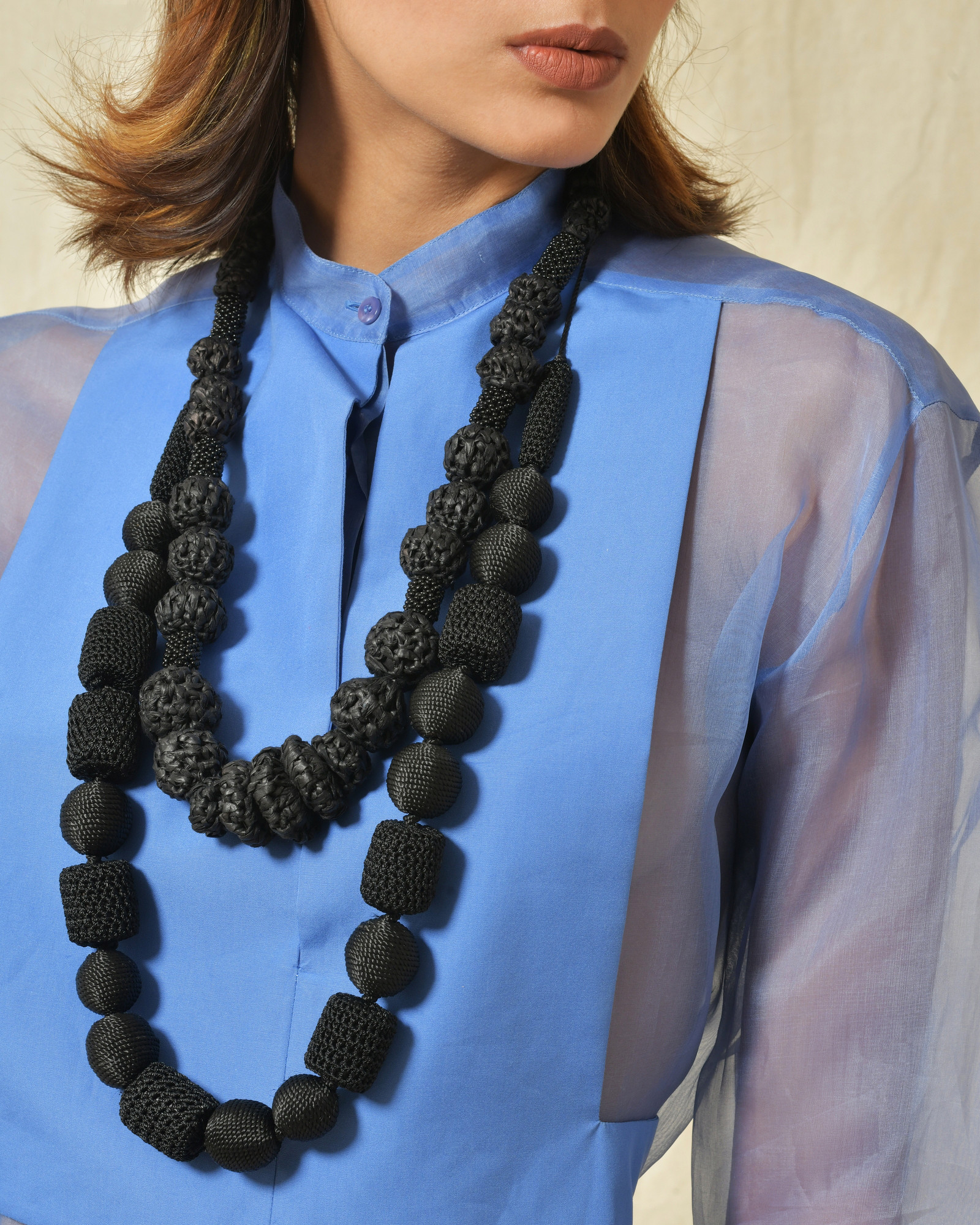 Collier à franges en raphia Liviana Conti