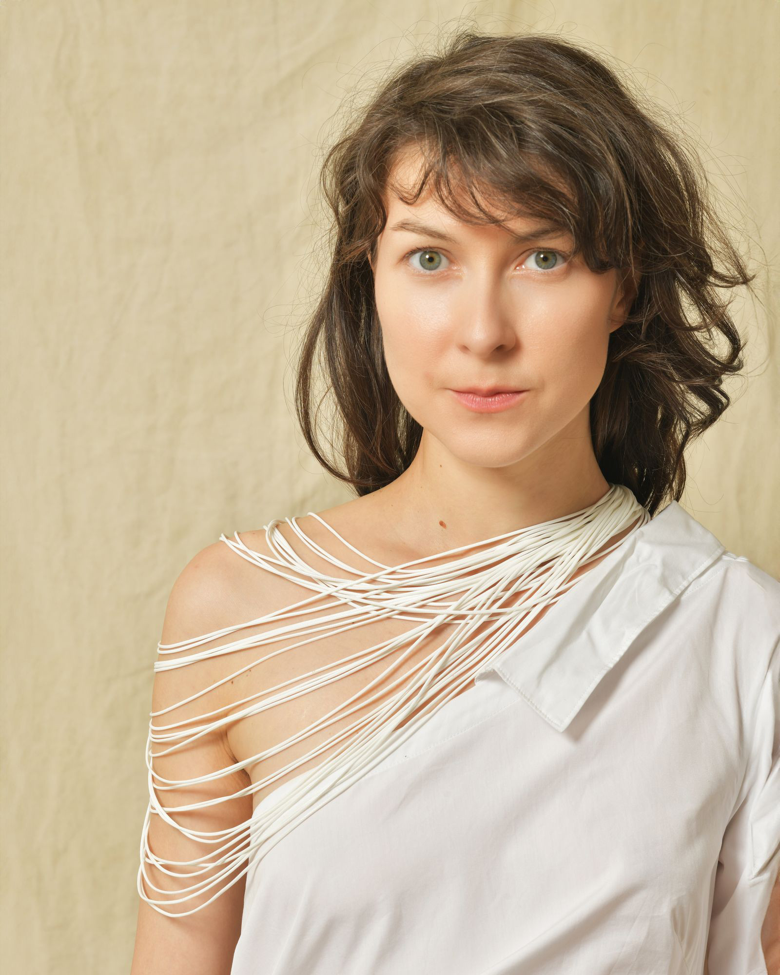 Collier à cordons blancs Clips