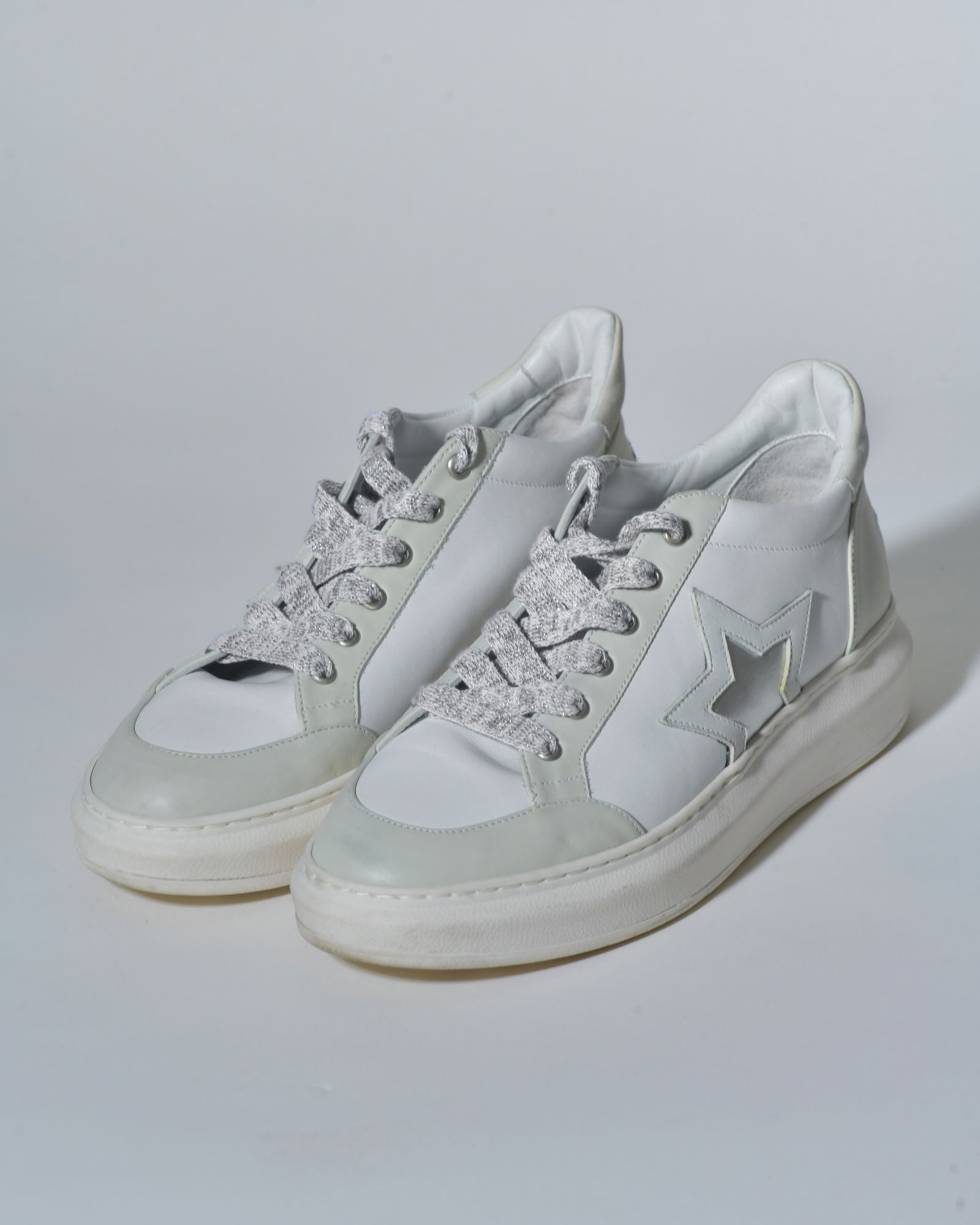 Baskets en cuir à détail étoilé Lorena Antoniazzi