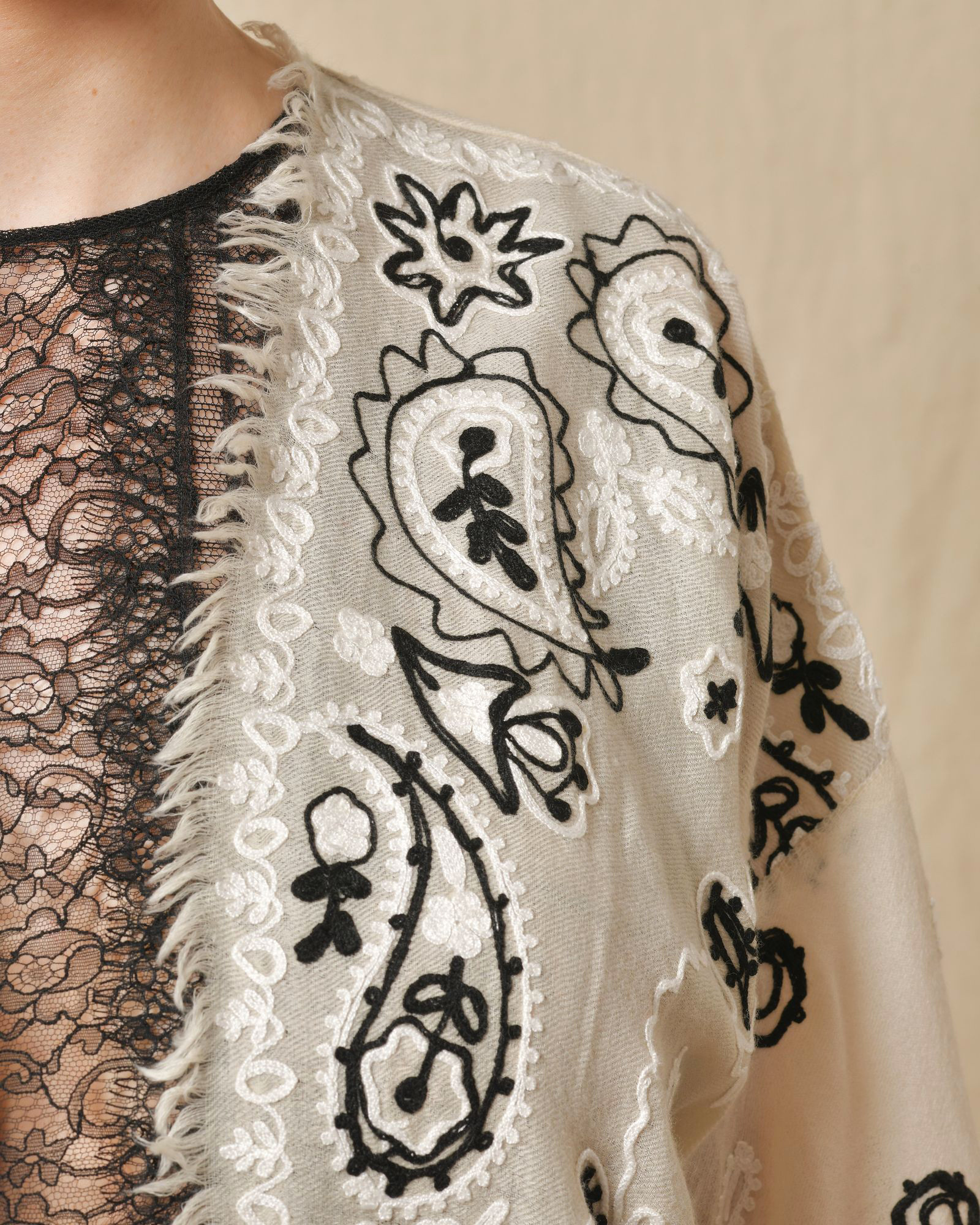 Gilet beige à motifs Parosh