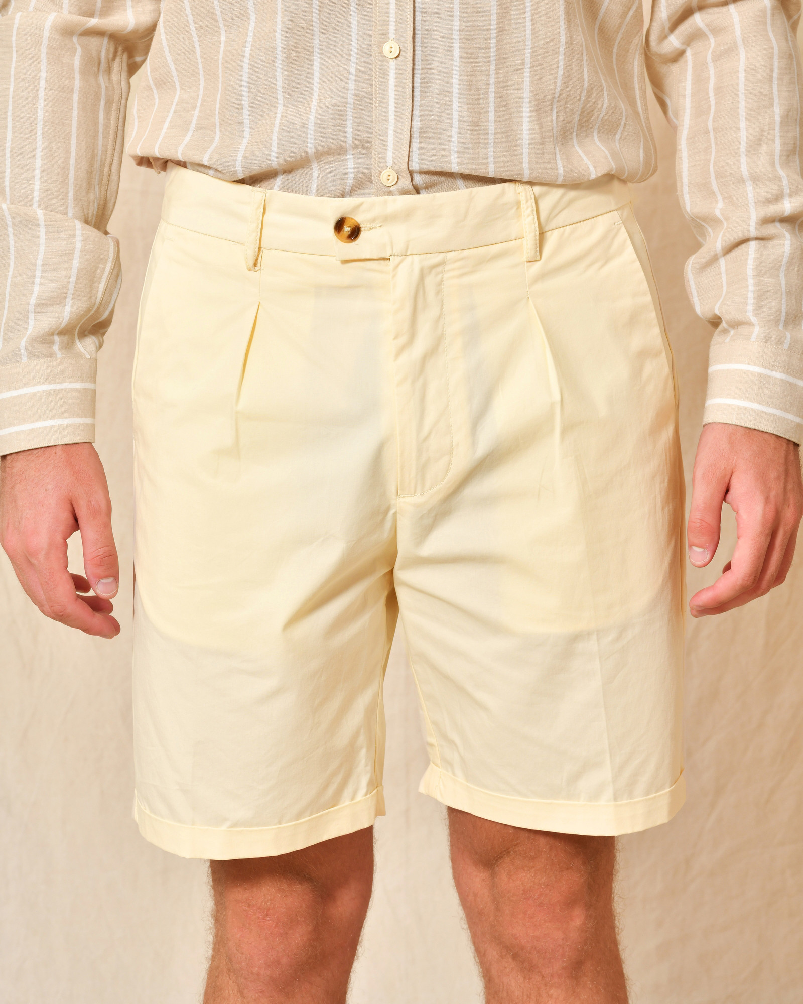 Bermuda jaune à pinces AT.P.CO