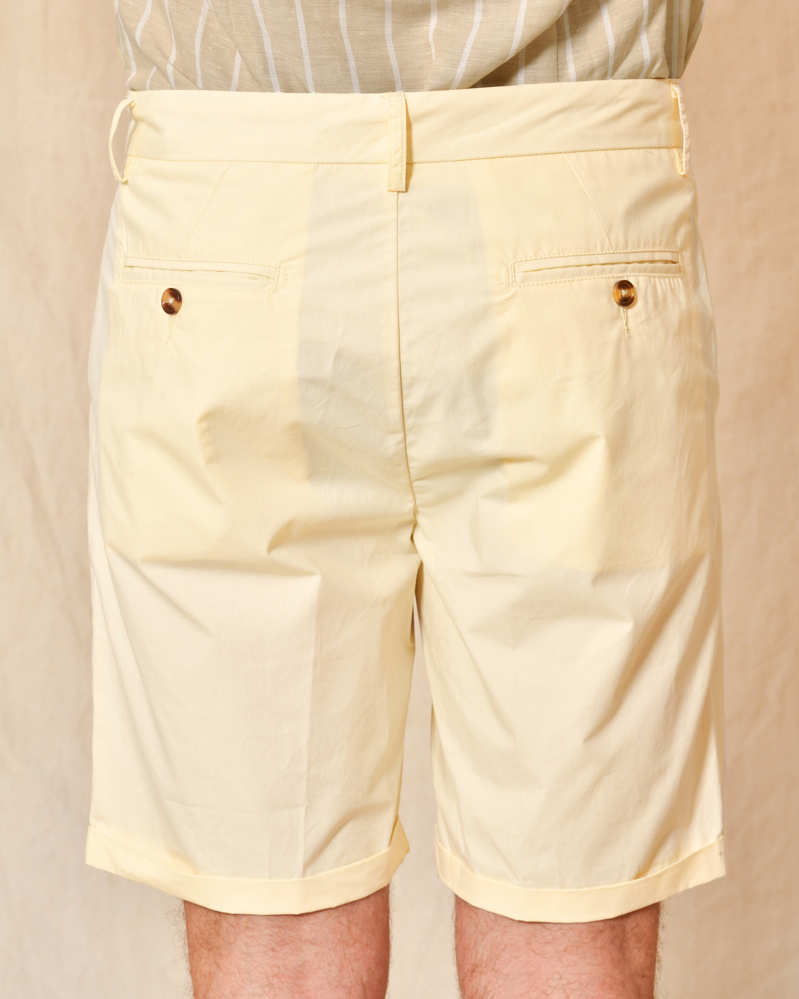 Bermuda jaune à pinces AT.P.CO