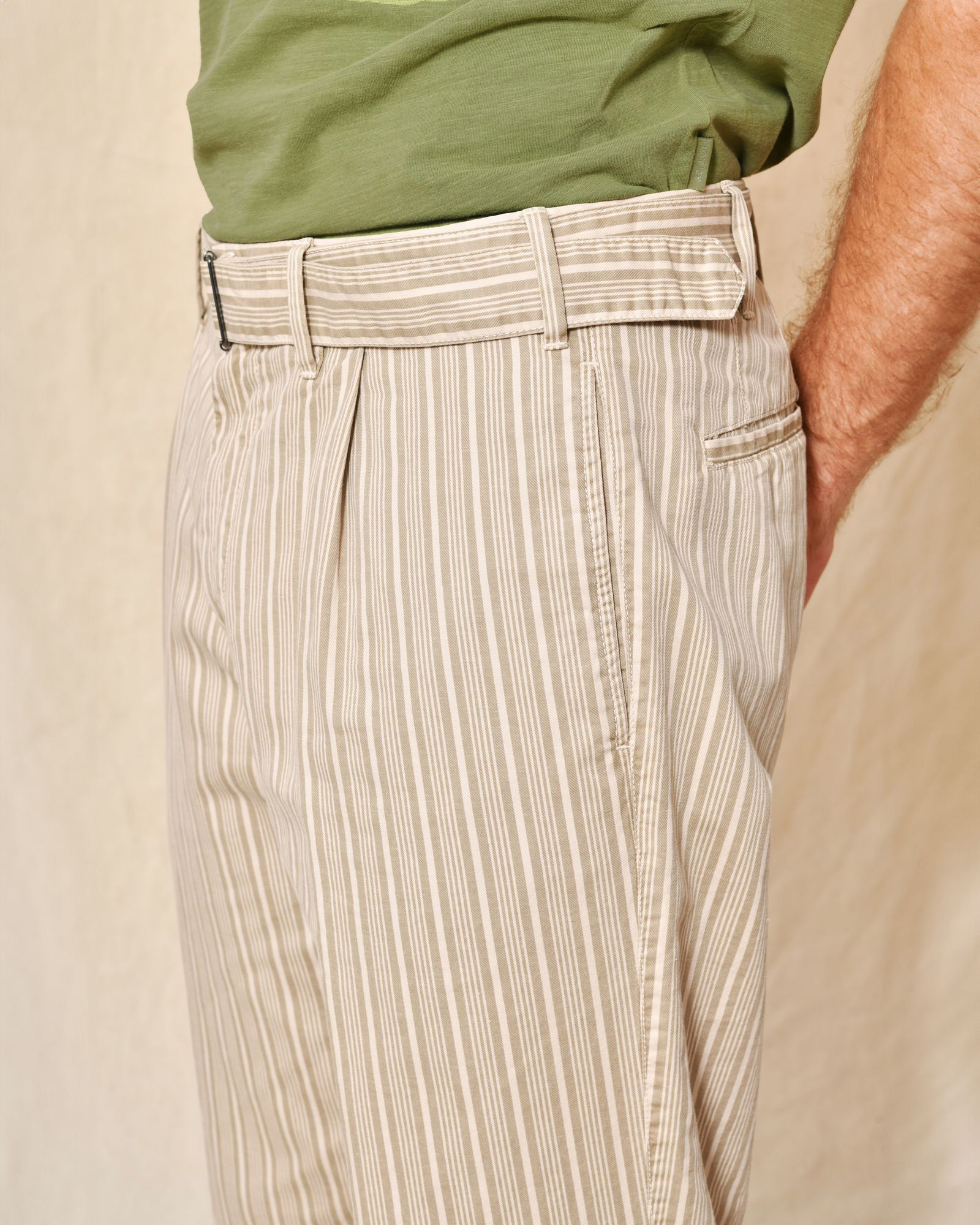 Pantalon à rayures beige AT.P.CO