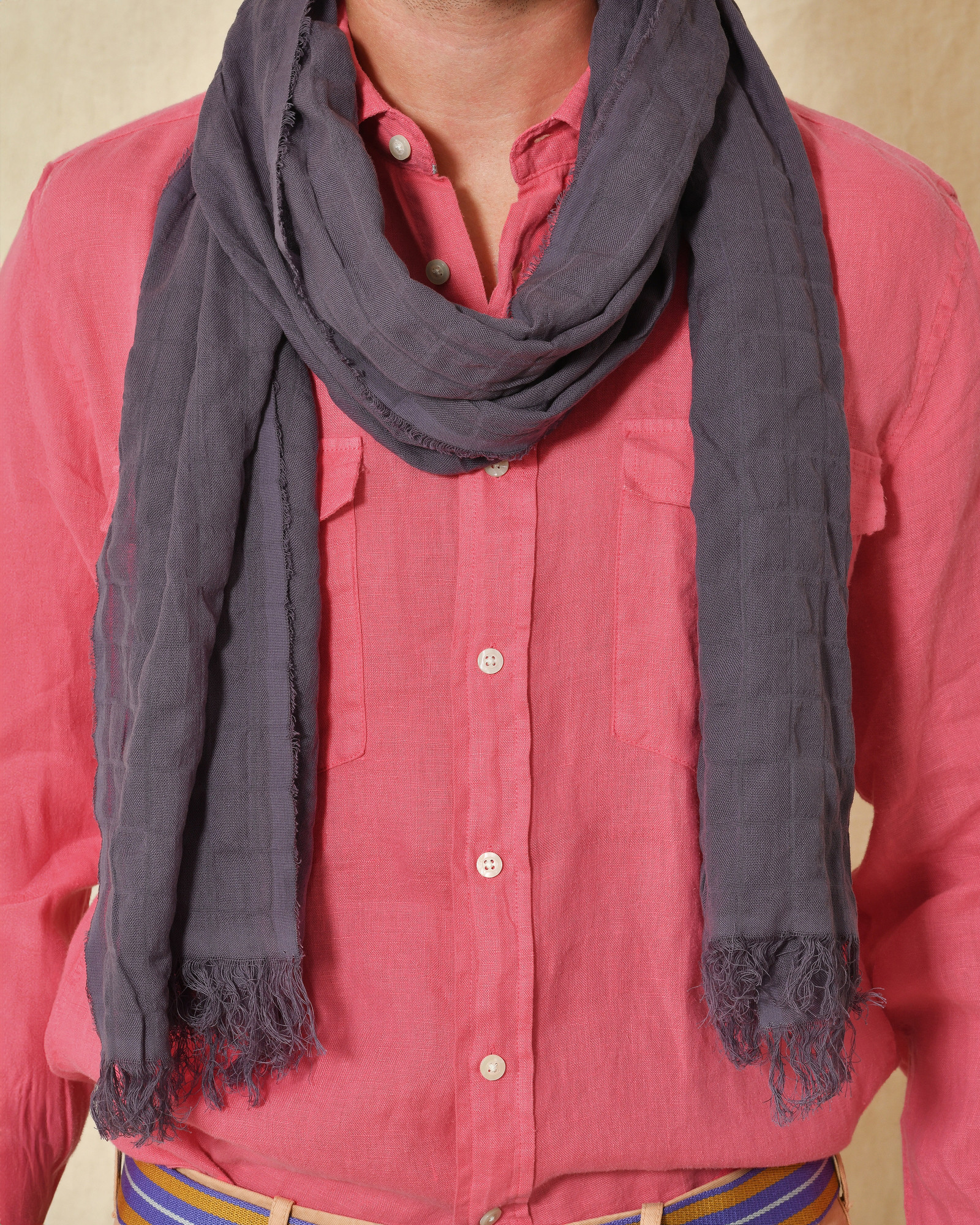 Echarpe effet effiloché violette Claudio Cutuli