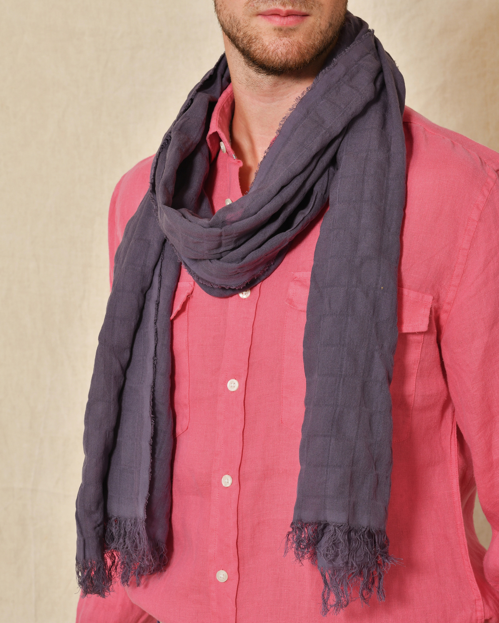 Echarpe effet effiloché violette Claudio Cutuli