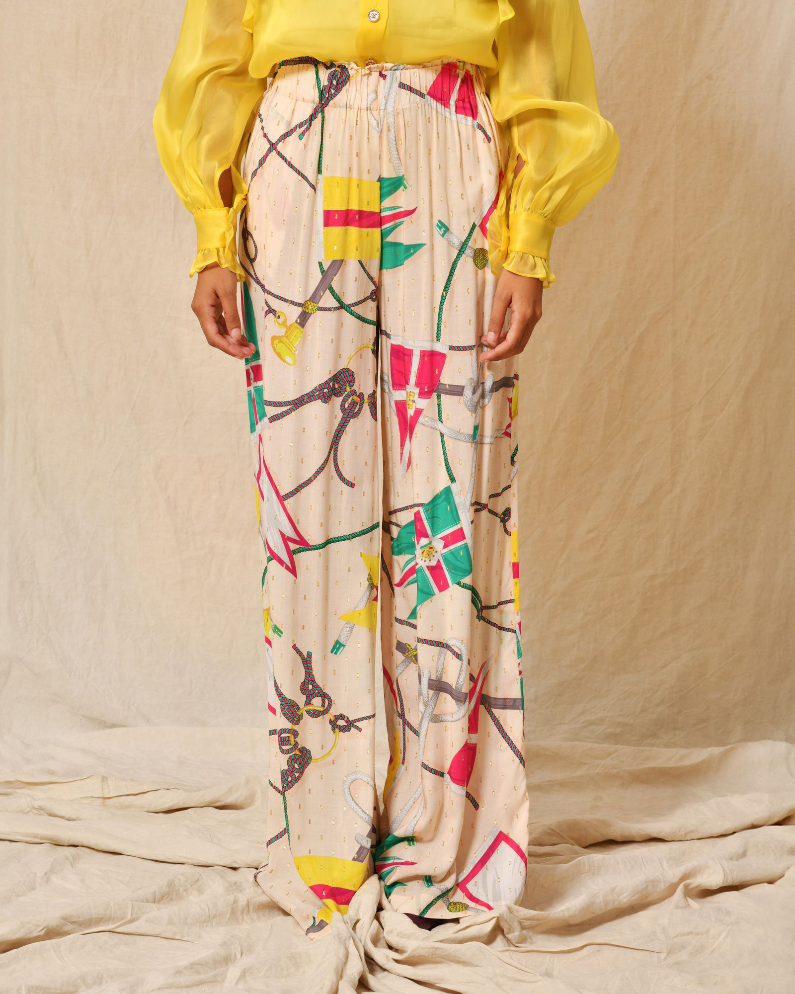 Pantalon beige à imprimés multicolores Edward Achour