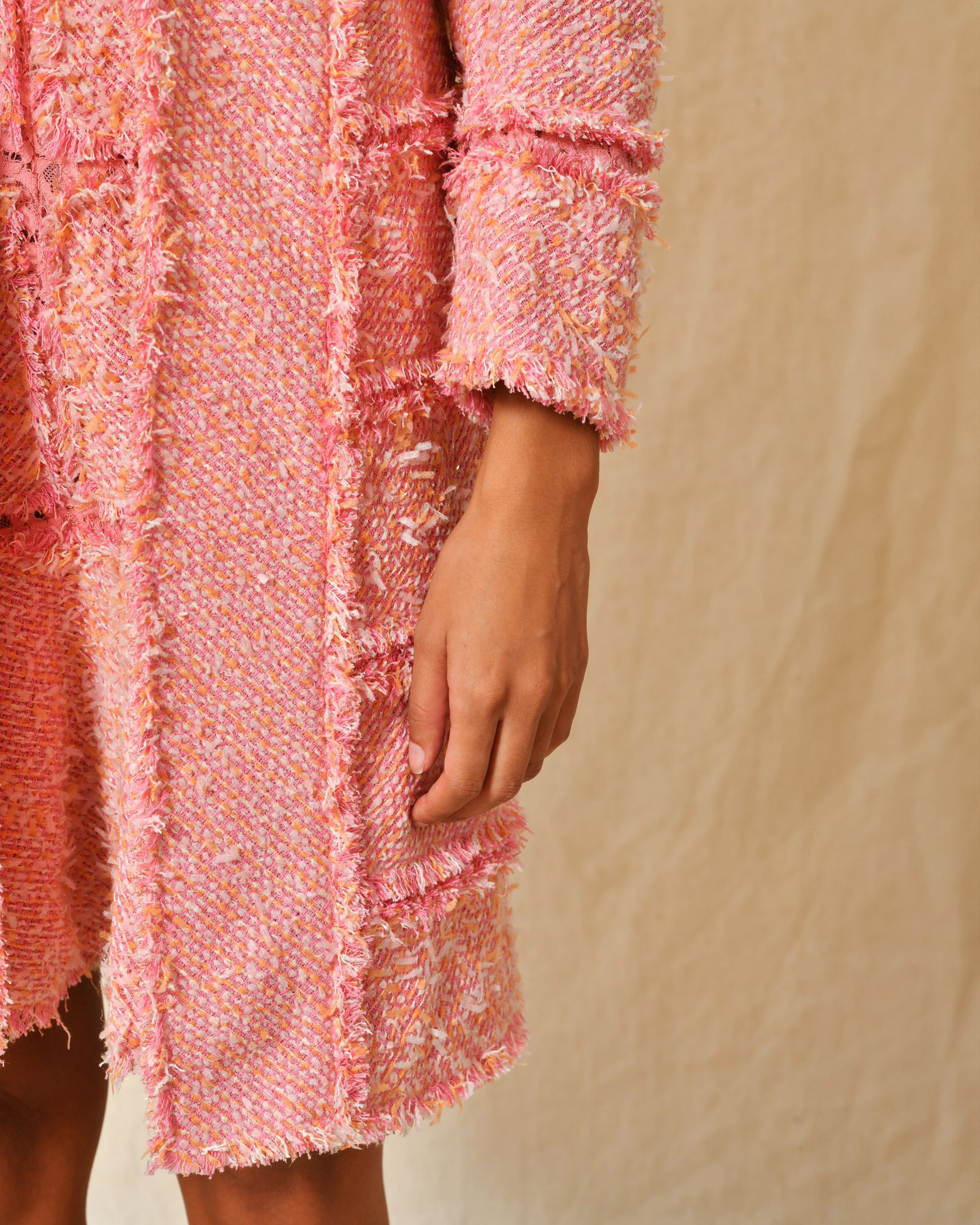 Manteau en tweed et dentelle rose Edward Achour