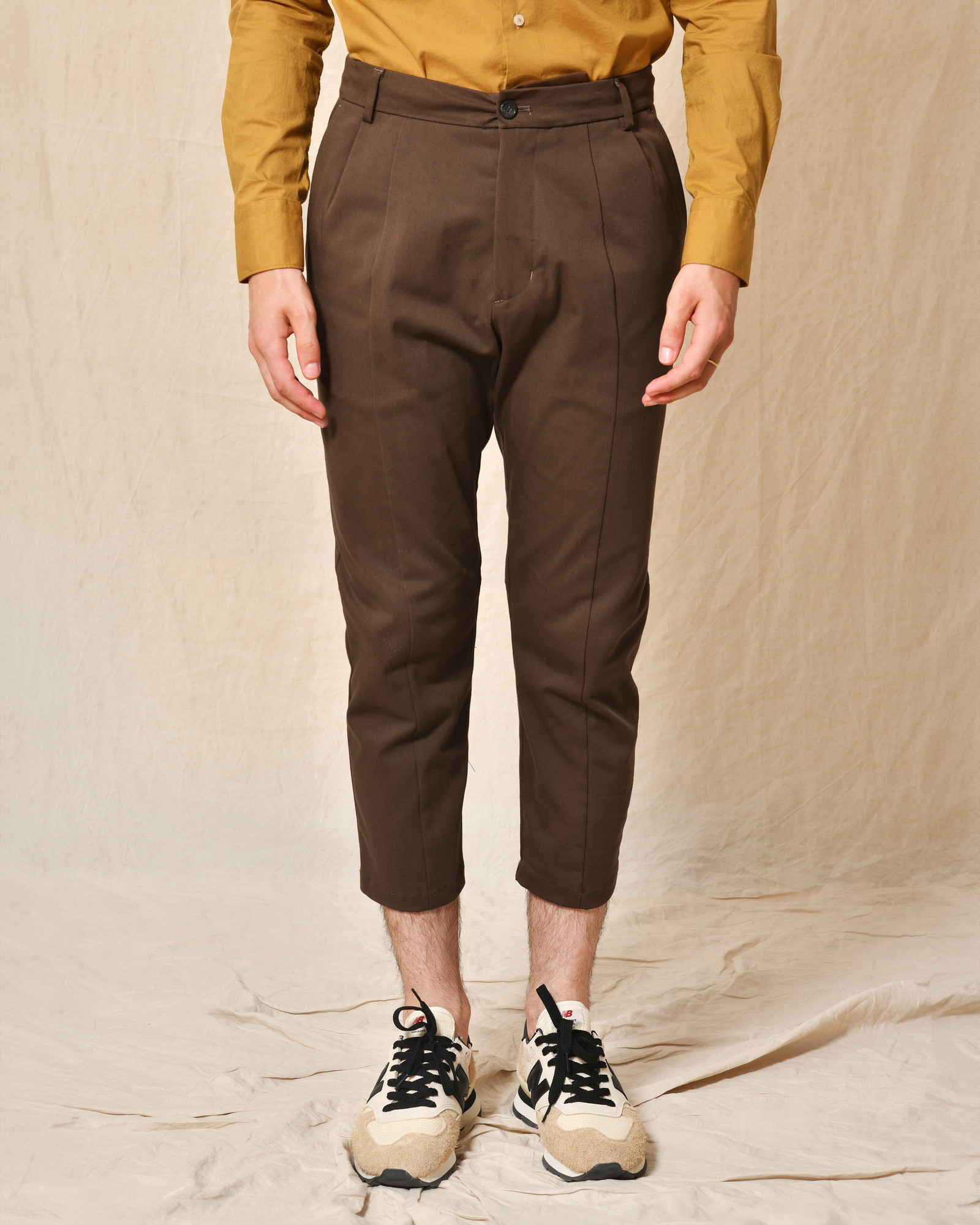 Pantalon carotte en coton marron Low Brand