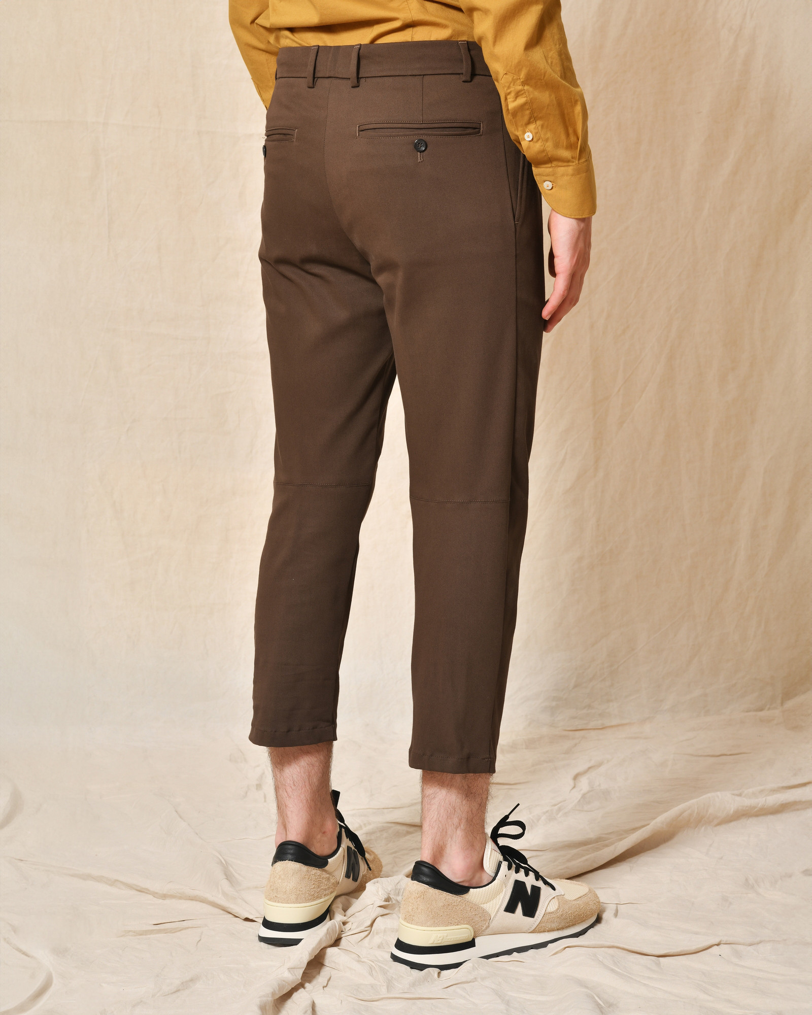 Pantalon carotte en coton marron Low Brand