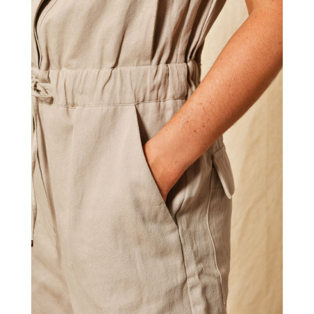 Combinaison beige à épaulettes Lorena Antoniazzi