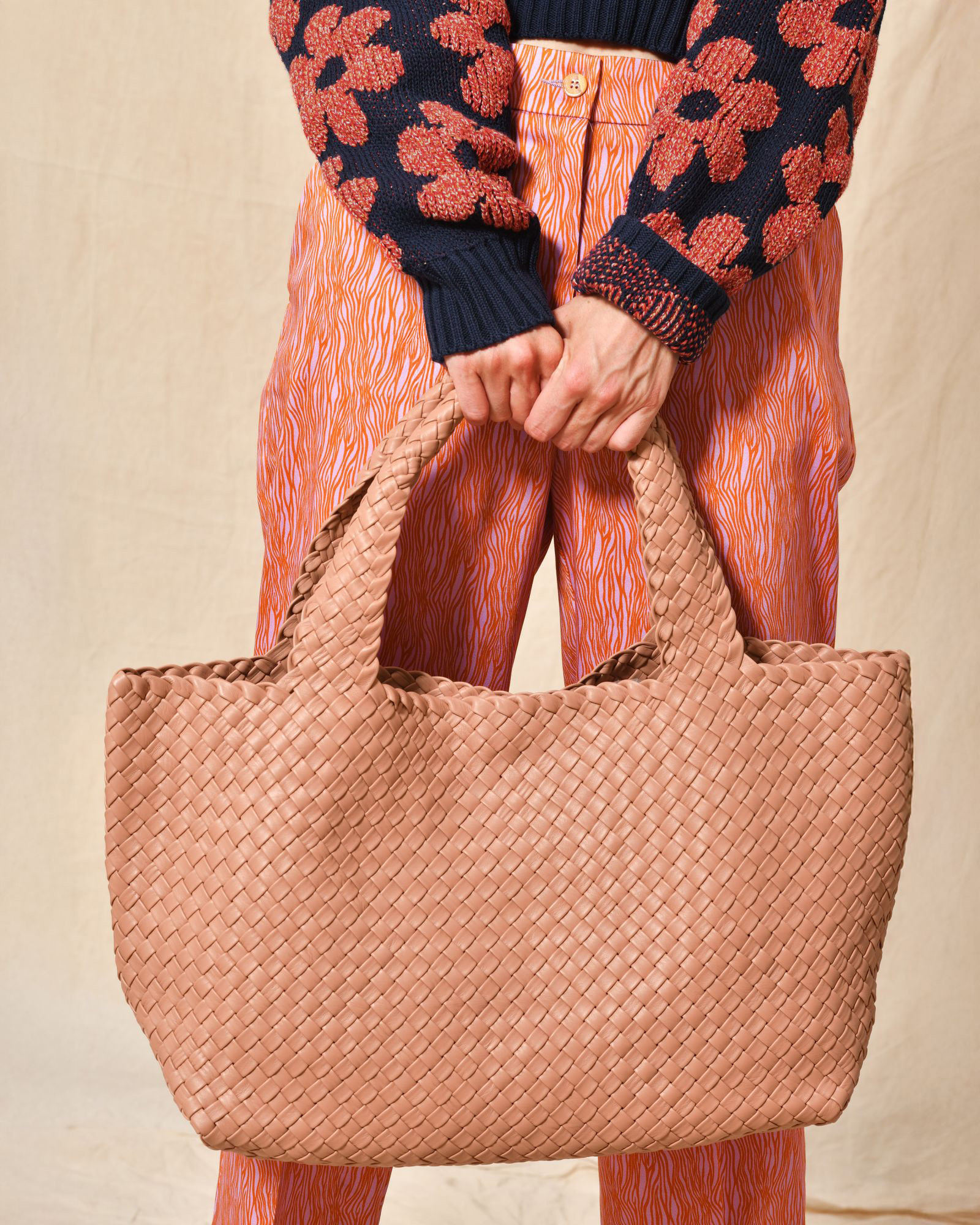 Sac porté épaule en cuir tressé rose Falorni