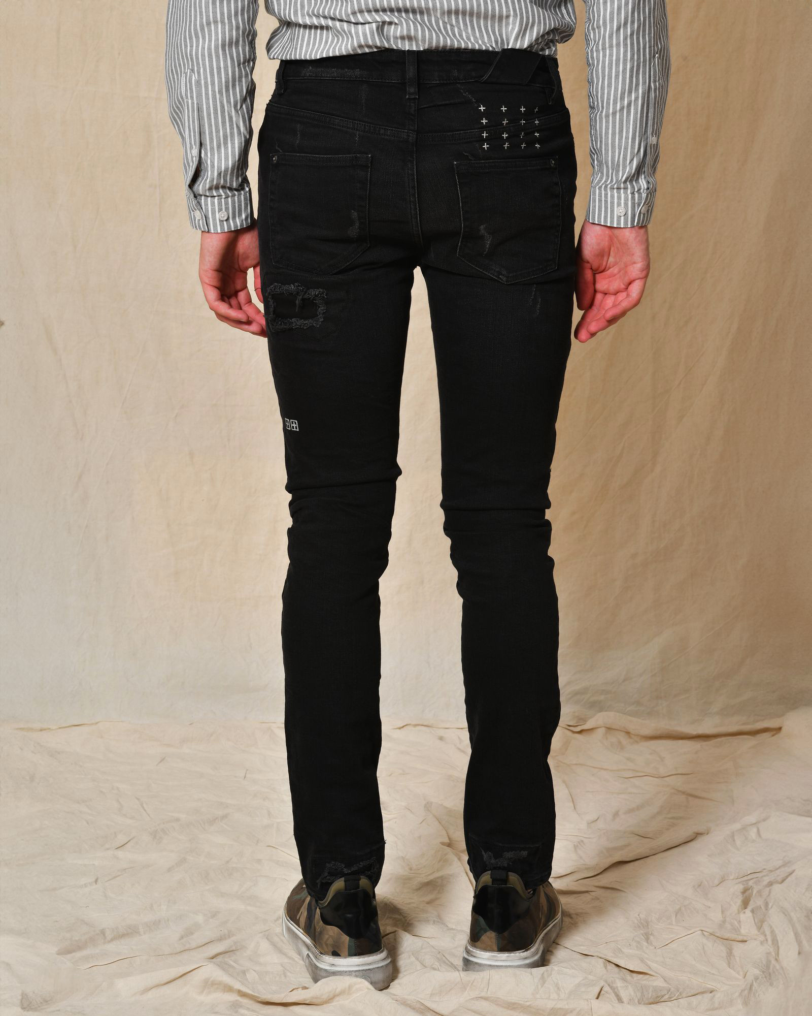 Jean en coton noir déchiré Ksubi