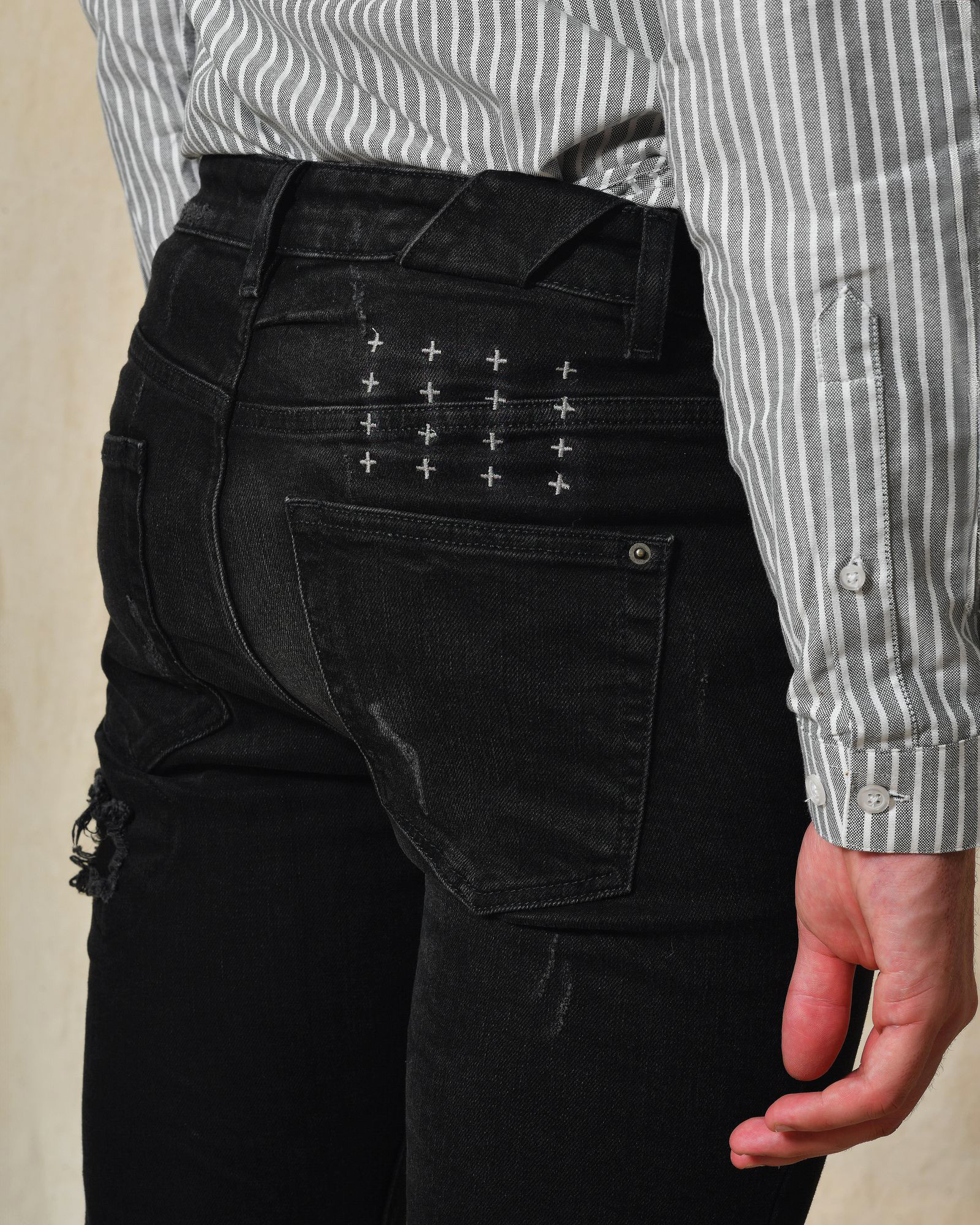 Jean en coton noir déchiré Ksubi