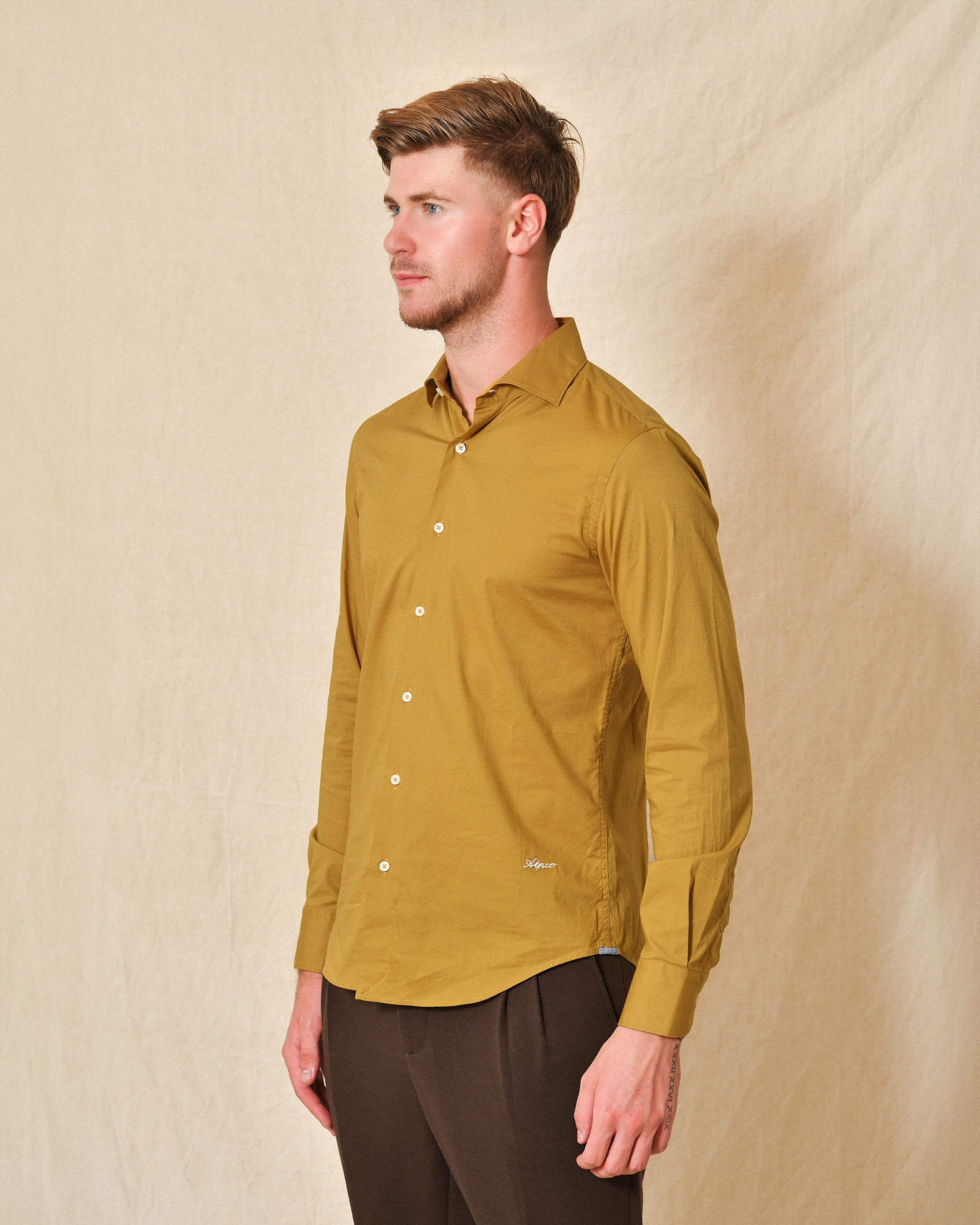 Chemise en coton jaune moutarde AT.P.CO
