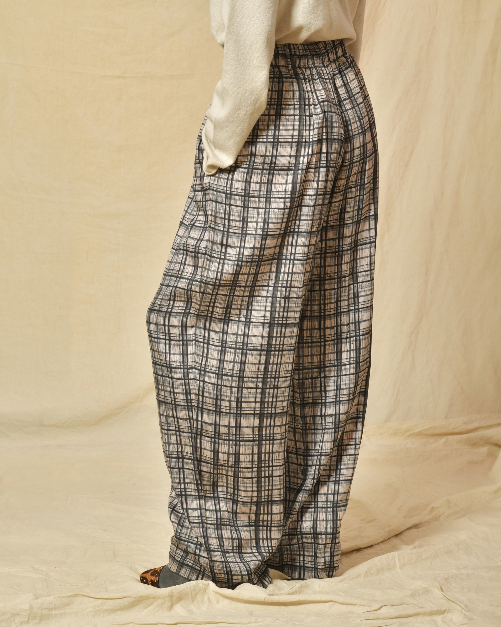 Pantalon souple en viscose gris Bella Jones