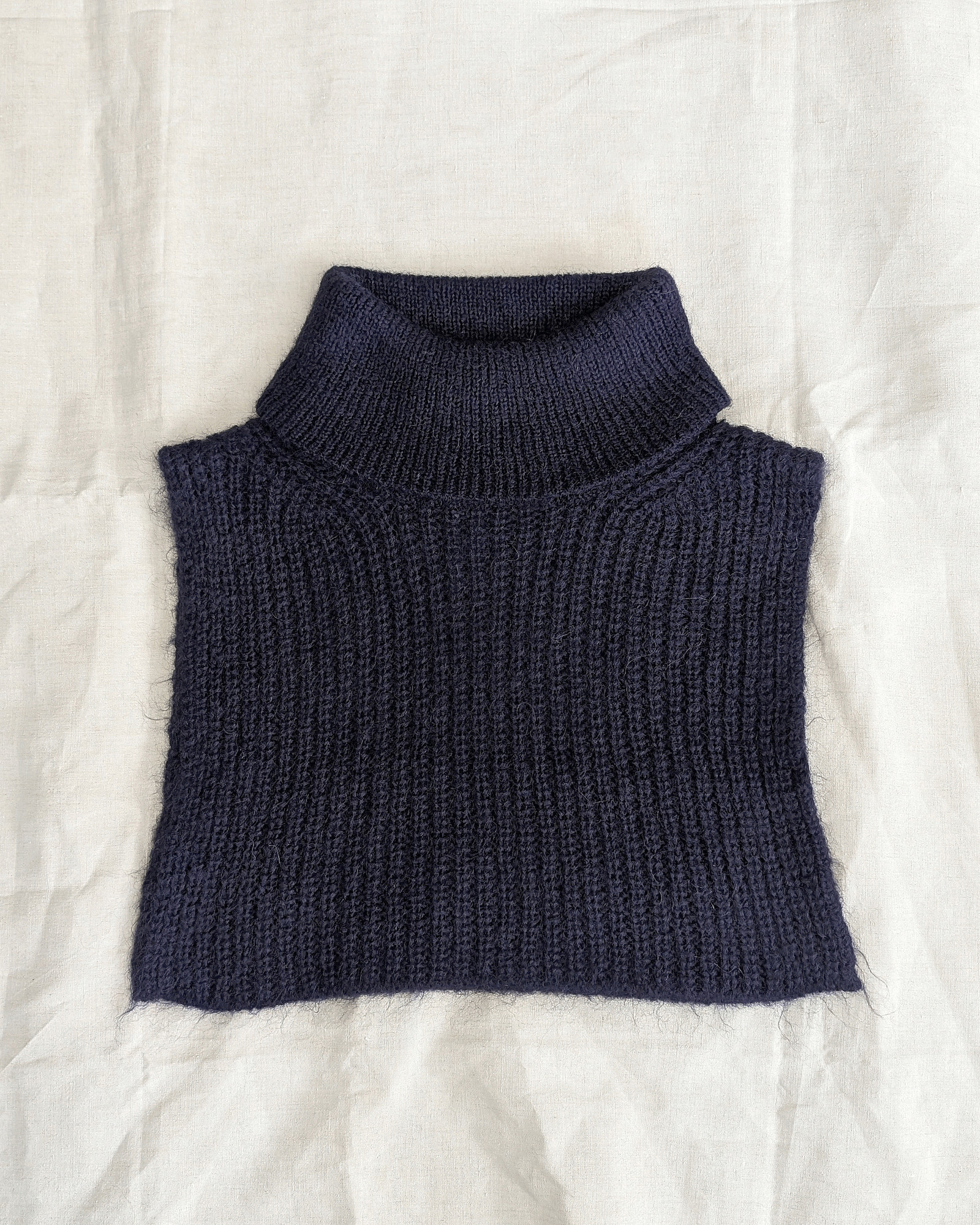 Echarpe col en laine et mohair bleu Bella Jones