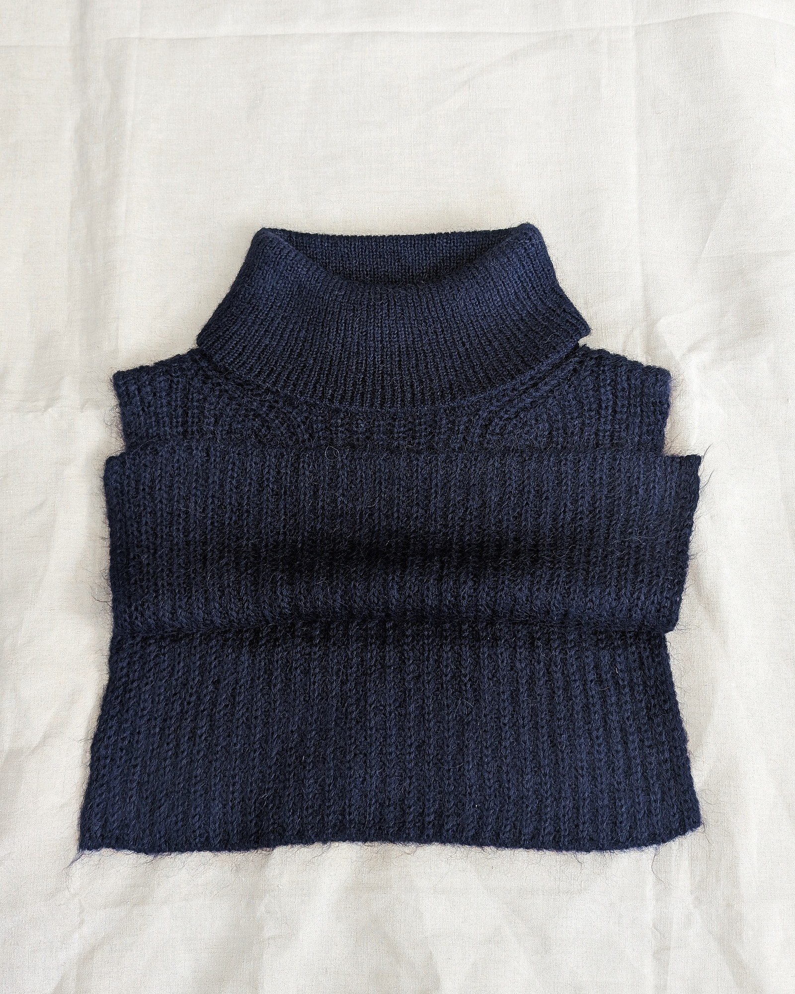 Echarpe col en laine et mohair bleu Bella Jones