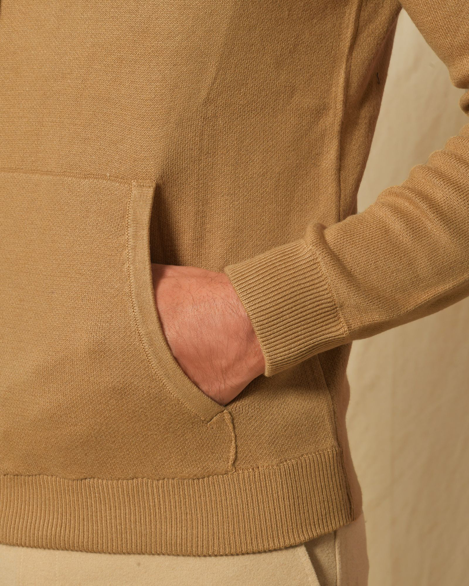 Pull en maille à capuche camel Outfit