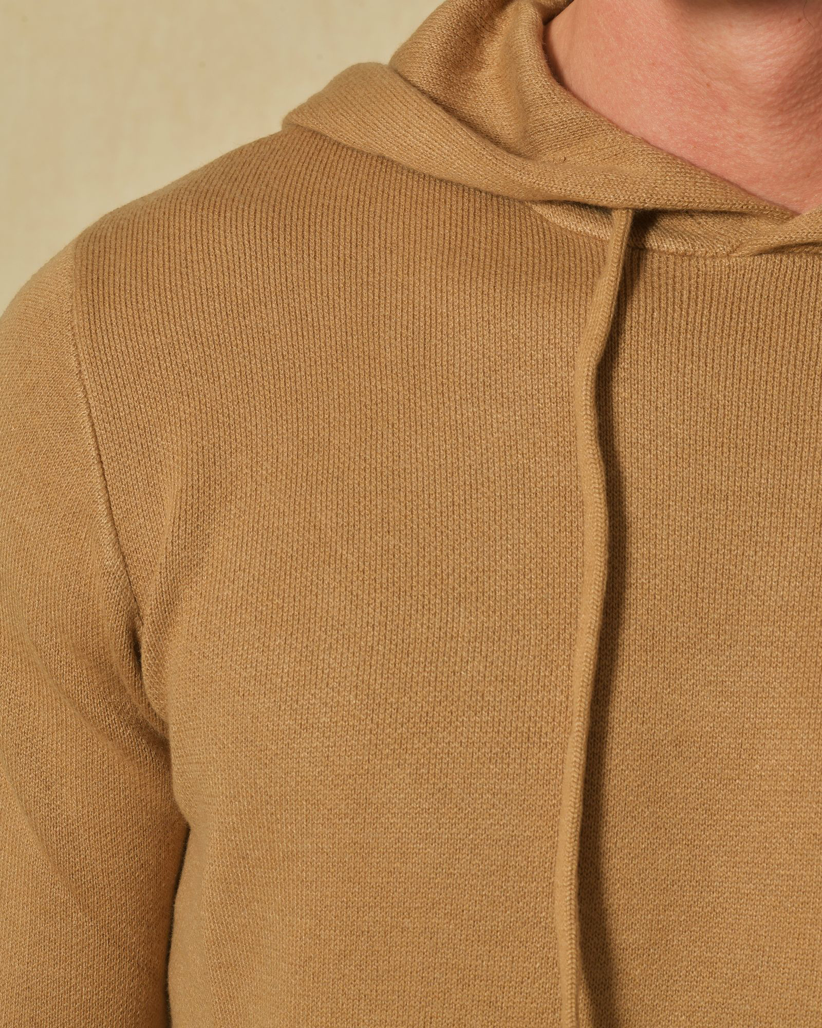 Pull en maille à capuche camel Outfit