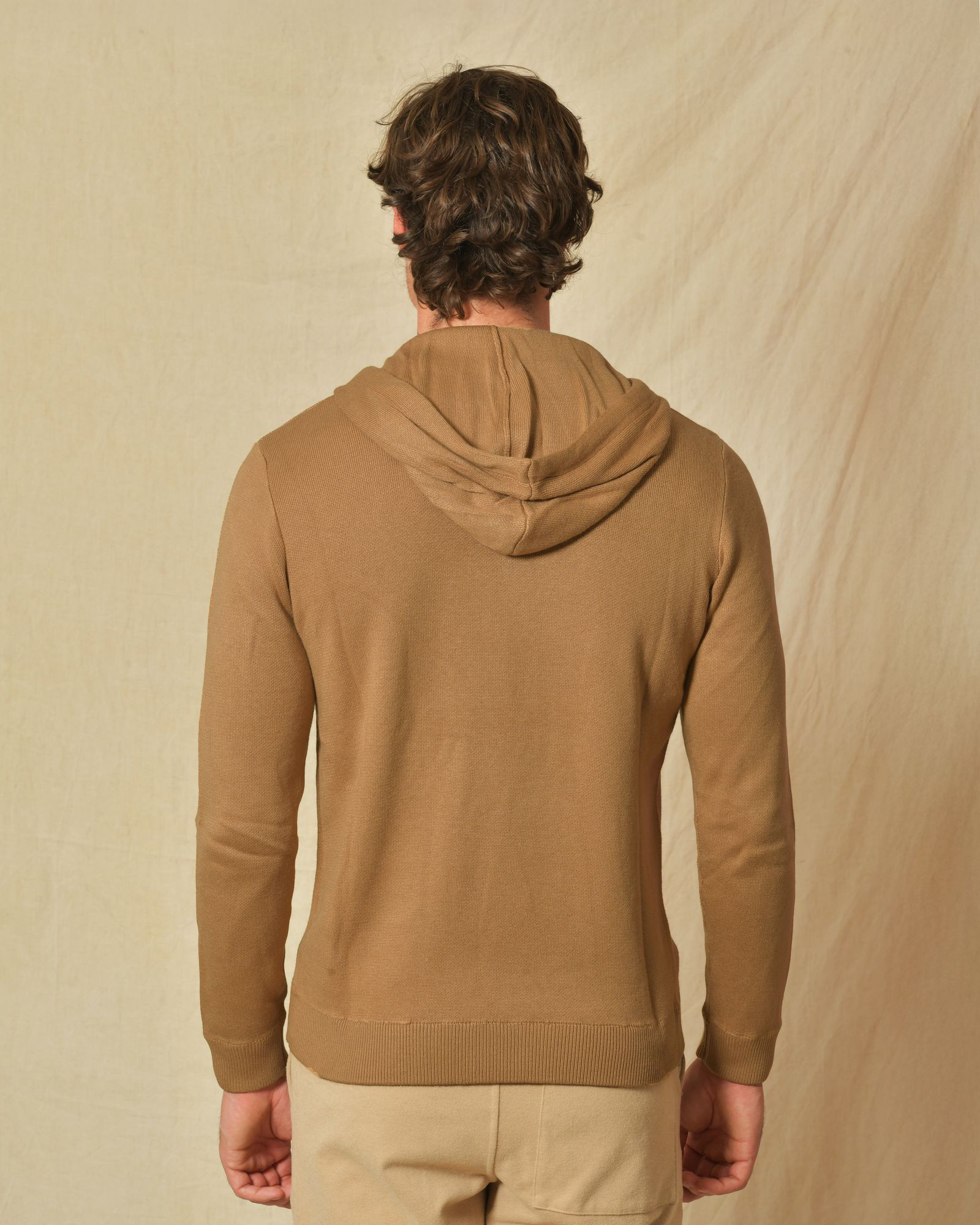 Pull en maille à capuche camel Outfit