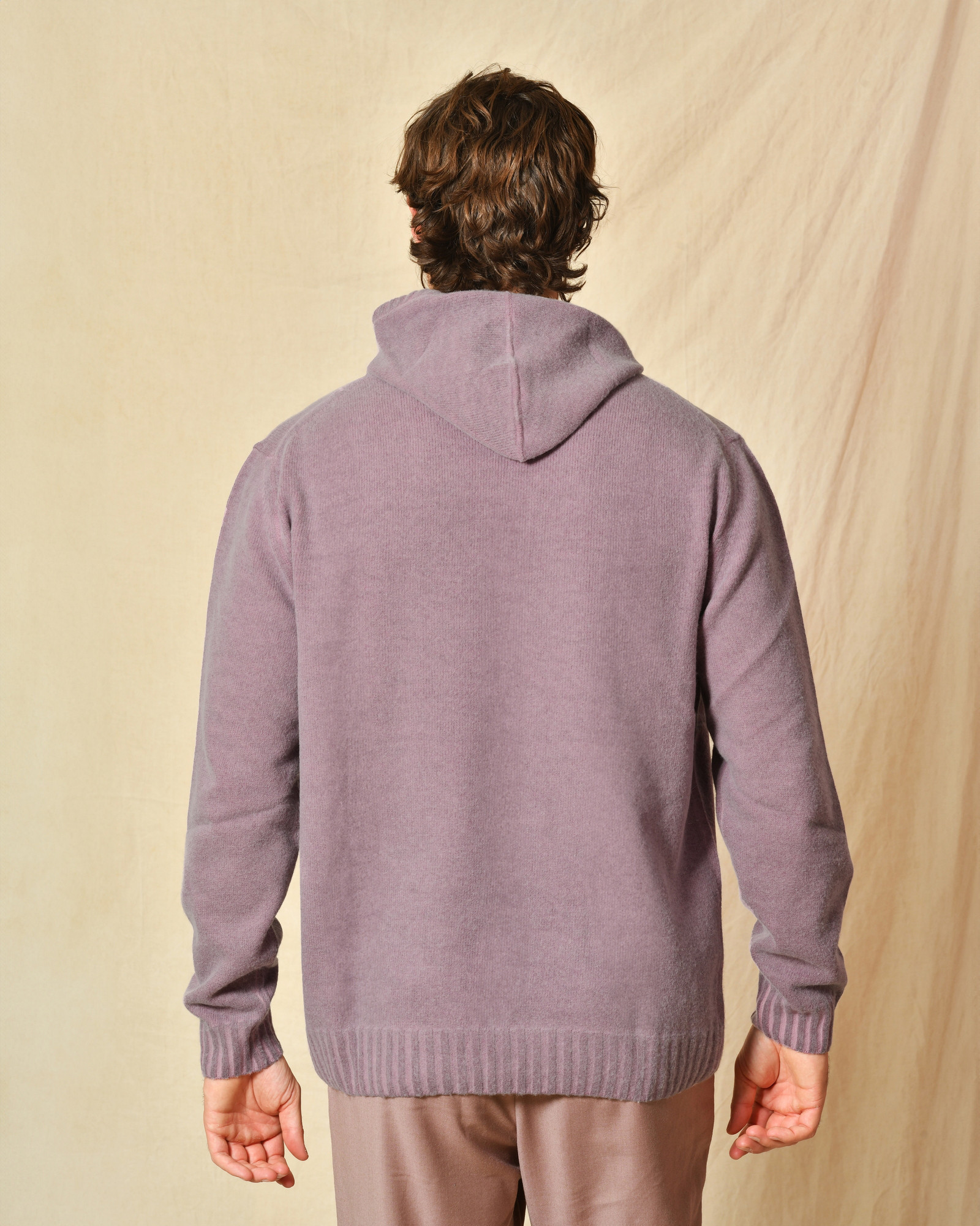 Pull en laine à capuche violet Outfit