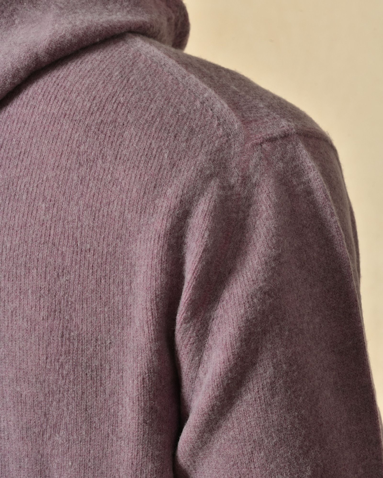 Pull en laine à capuche violet Outfit