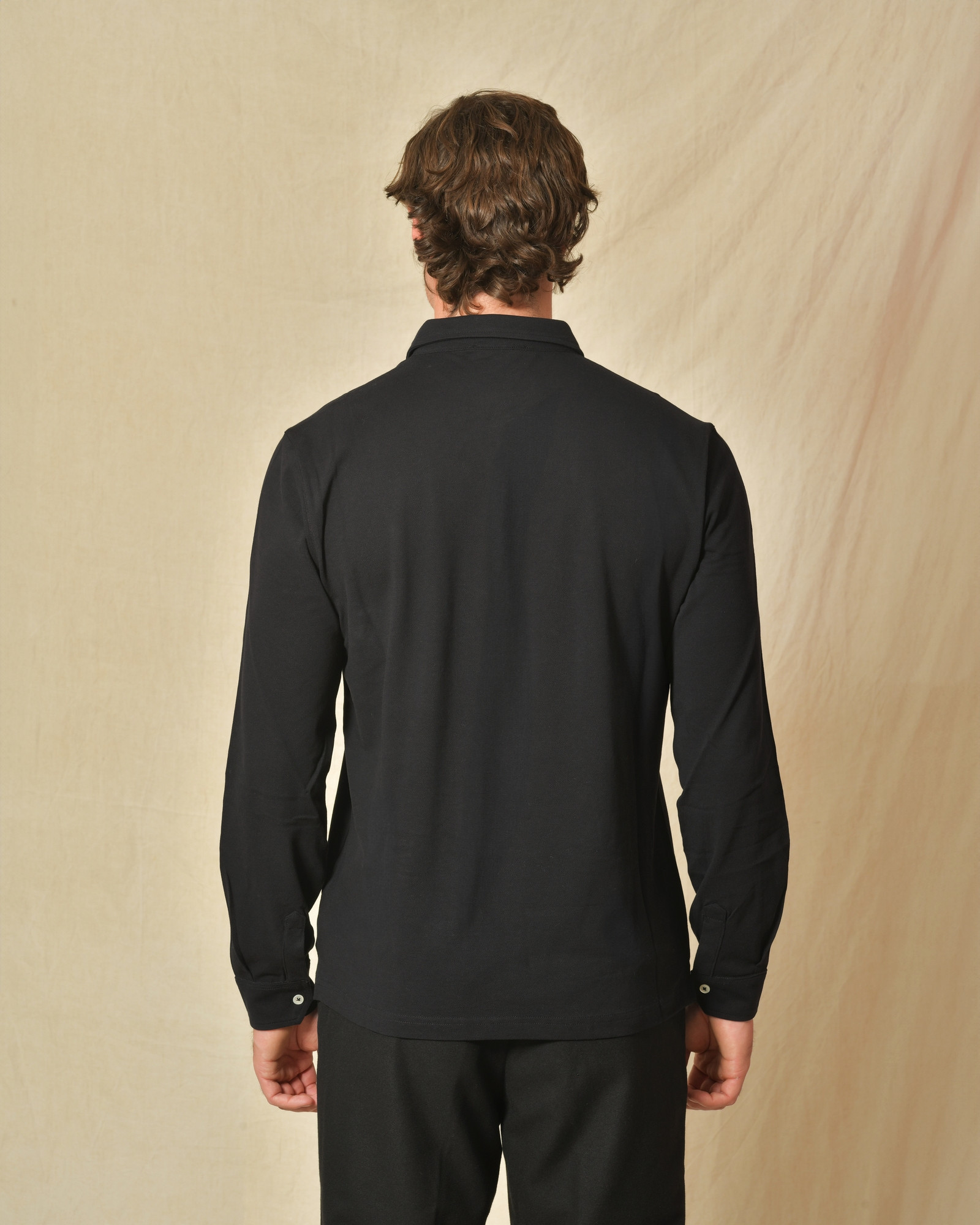 Polo manches longues en coton noir Outfit