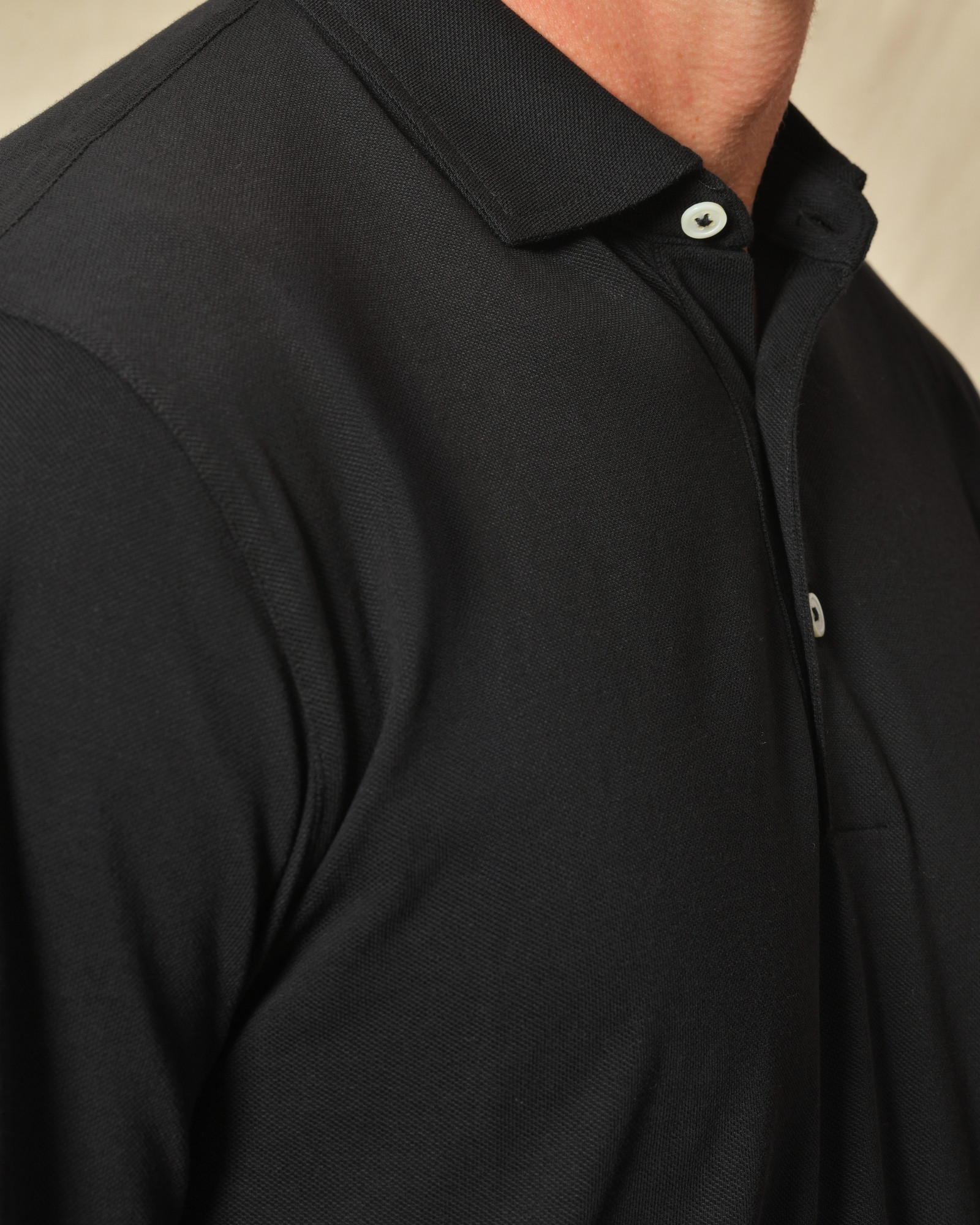 Polo manches longues en coton noir Outfit